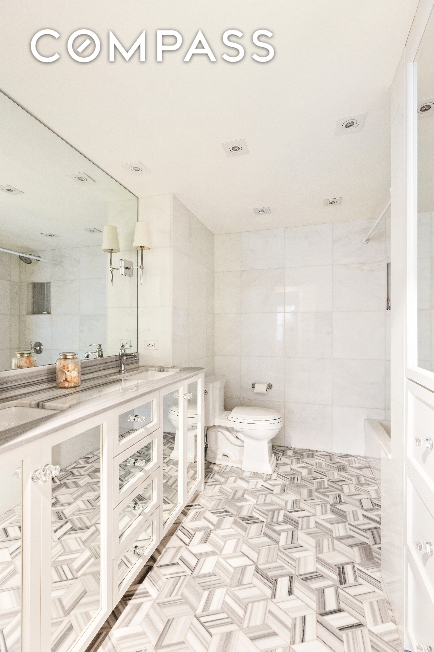 #8 photo, 11 5th Avenue, Greenwich Village , NY 10003