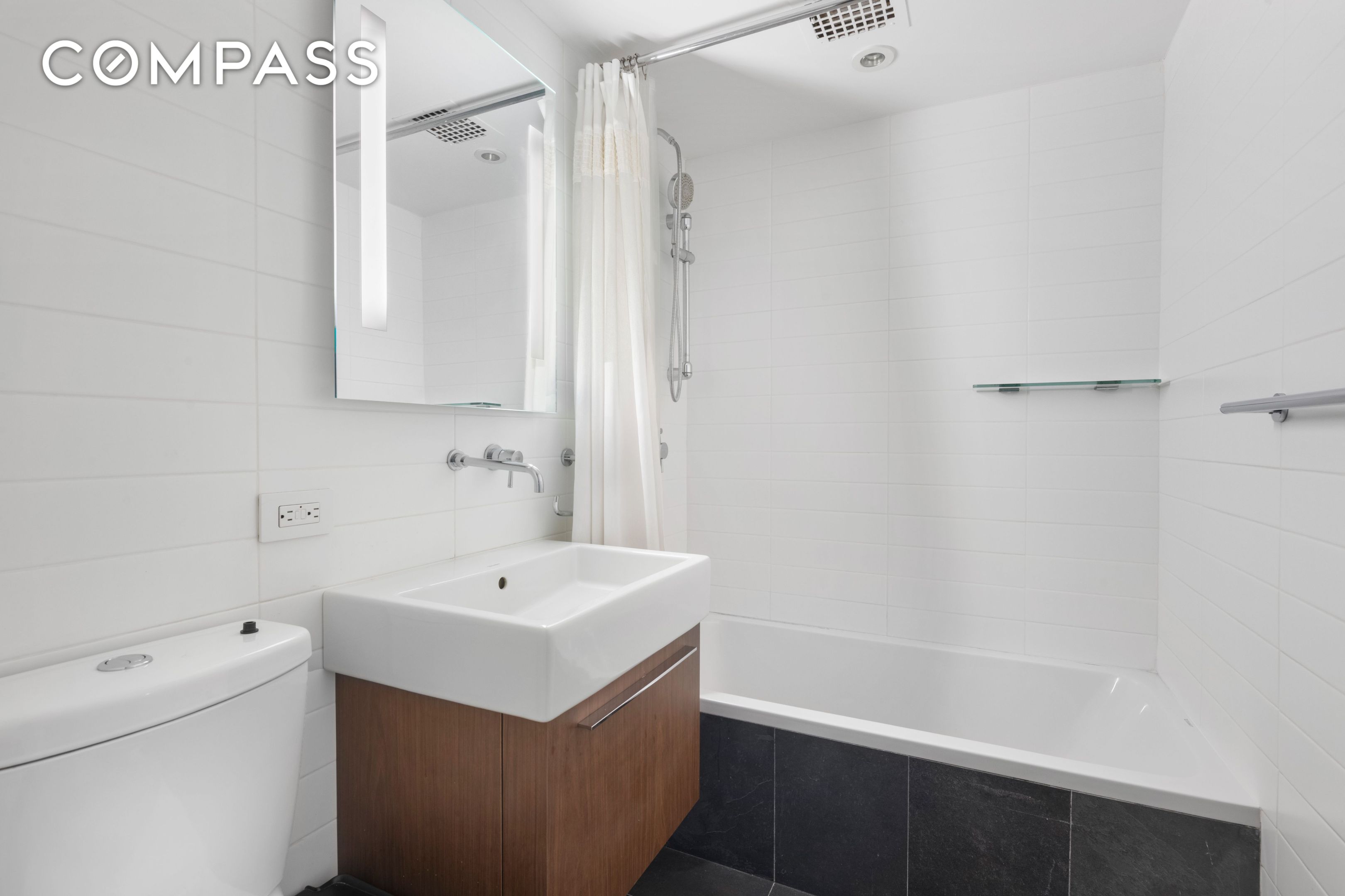 #13 photo, 250 W 15th Street, Chelsea , NY 10011