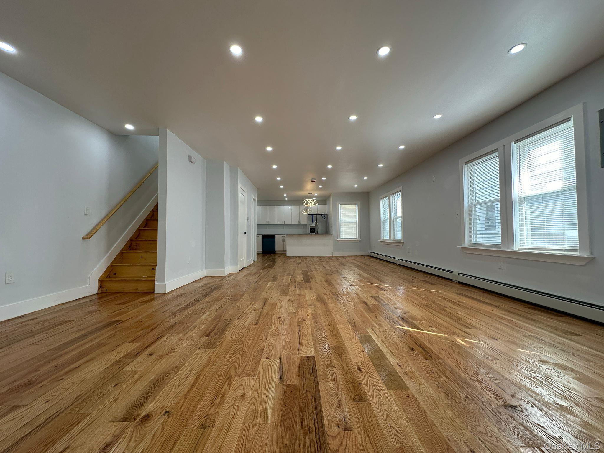 #3 photo, 215-11 112 Avenue, Queens Village , NY 11429