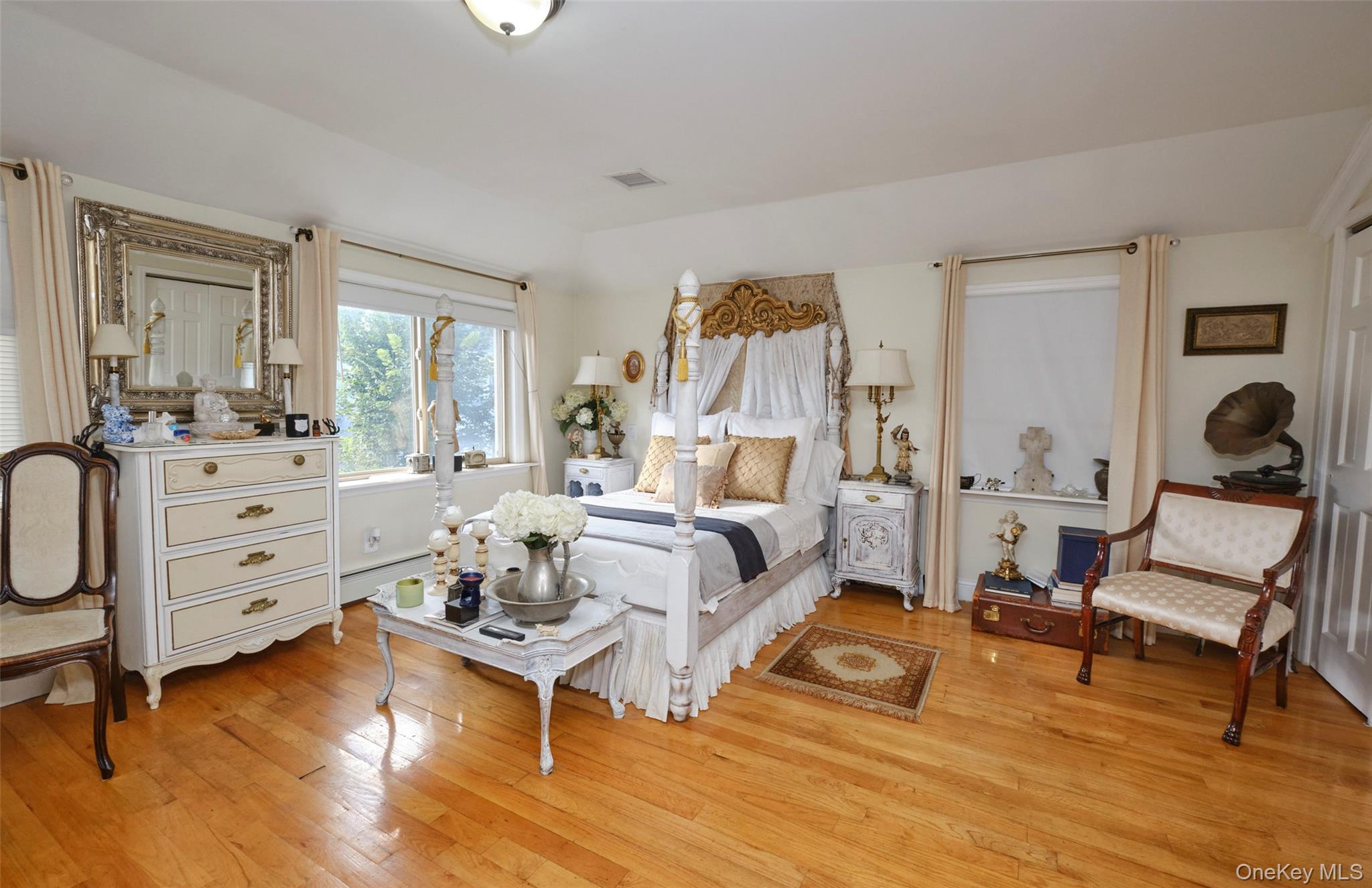 #9 photo, 84-34 120 Street, Kew Gardens , NY 11415