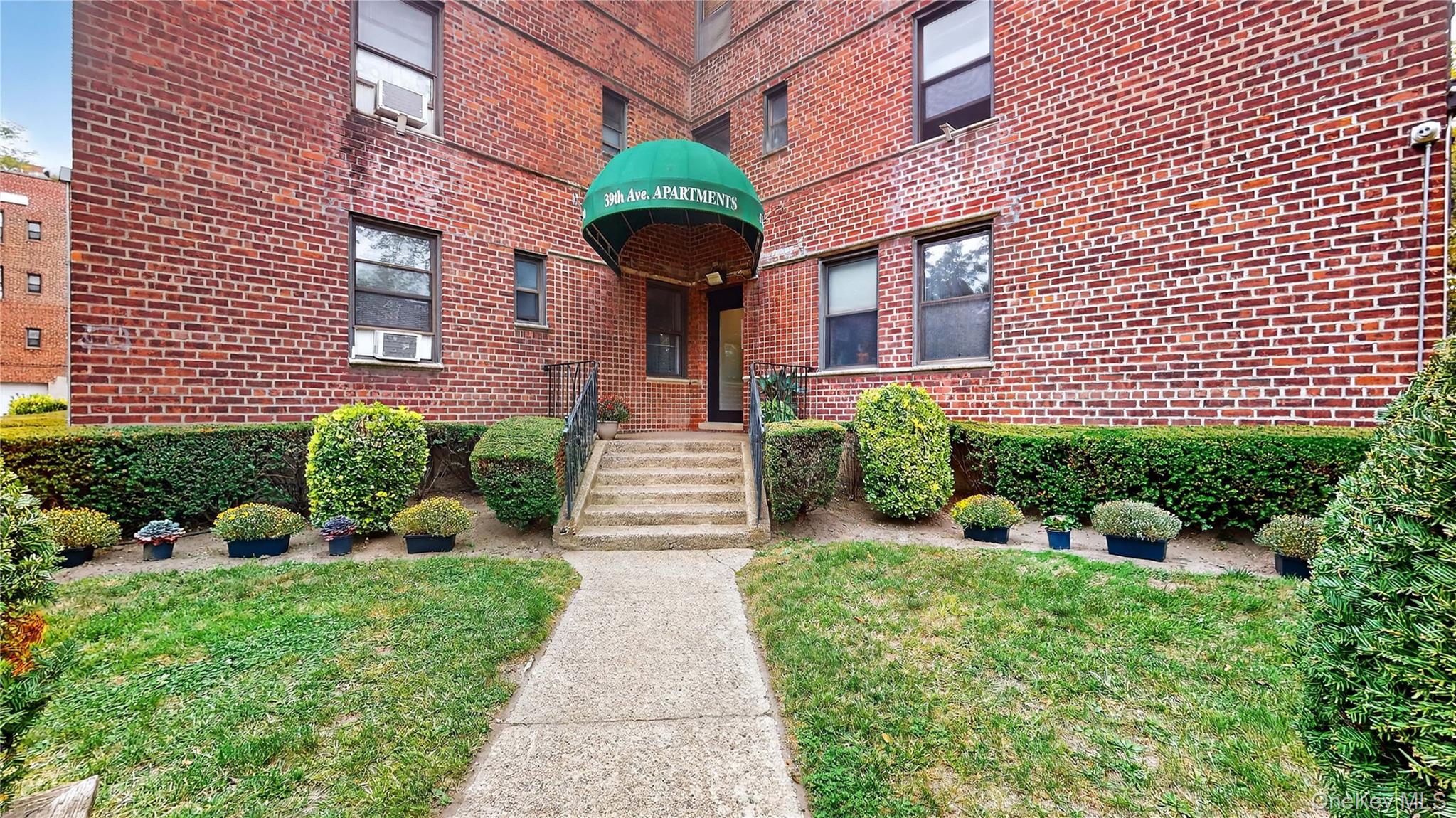 #1 photo, 52-30 39th Avenue, クイーンズ区 Woodside , NY 11377