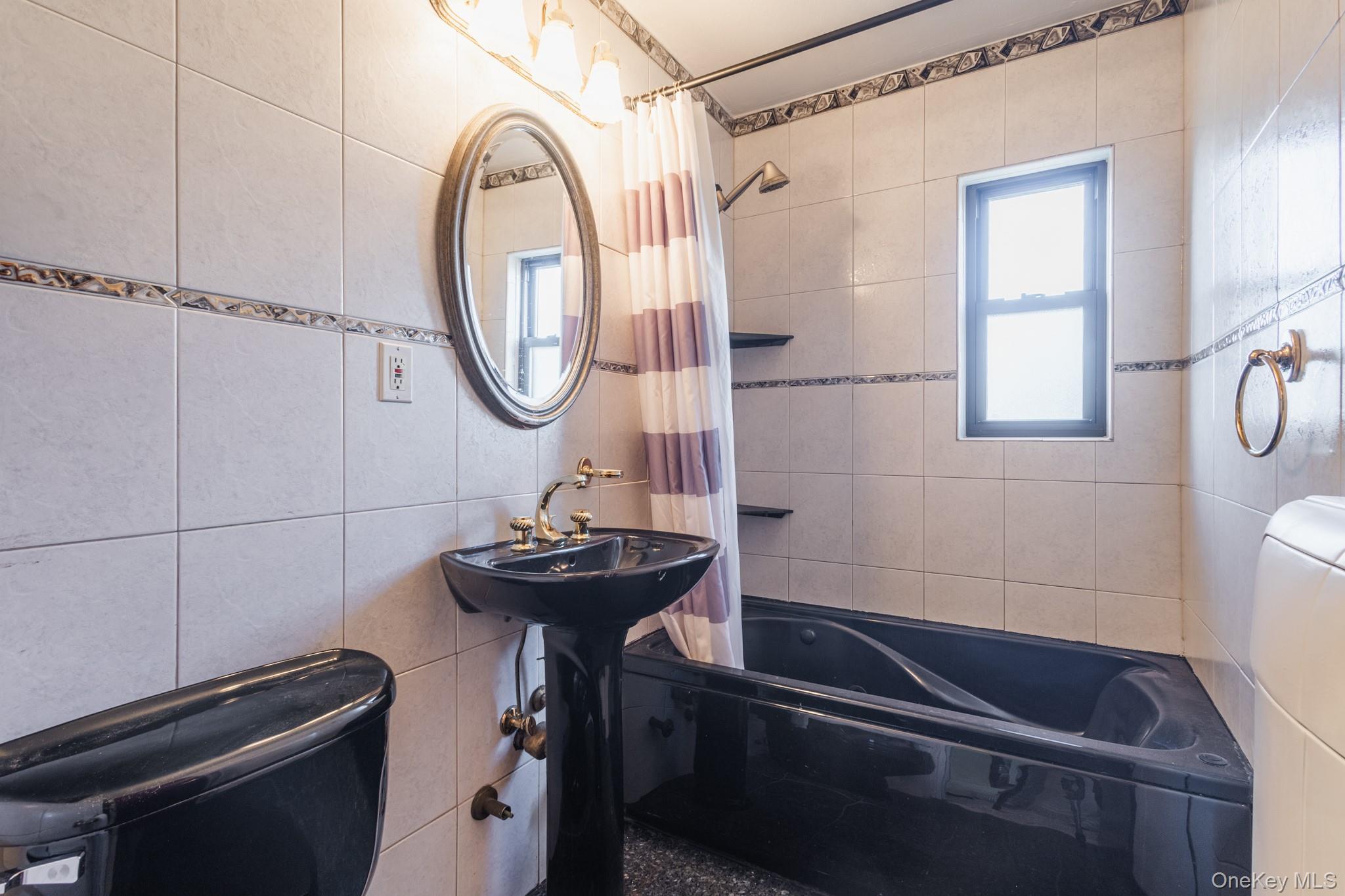 #19 photo, 74-67 220th Street, クイーンズ区 Bayside , NY 11364