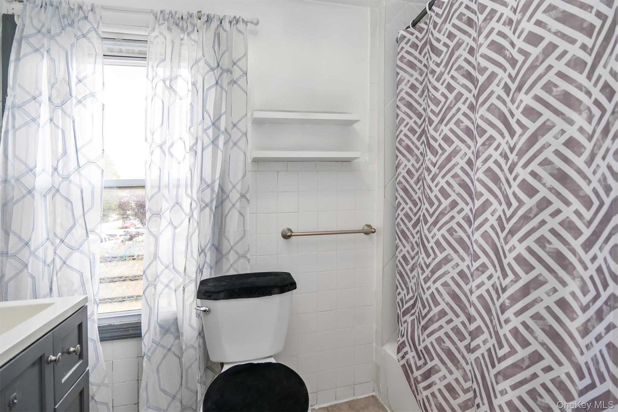 #17 photo, 196 S Franklin Street, Hempstead , NY 11550