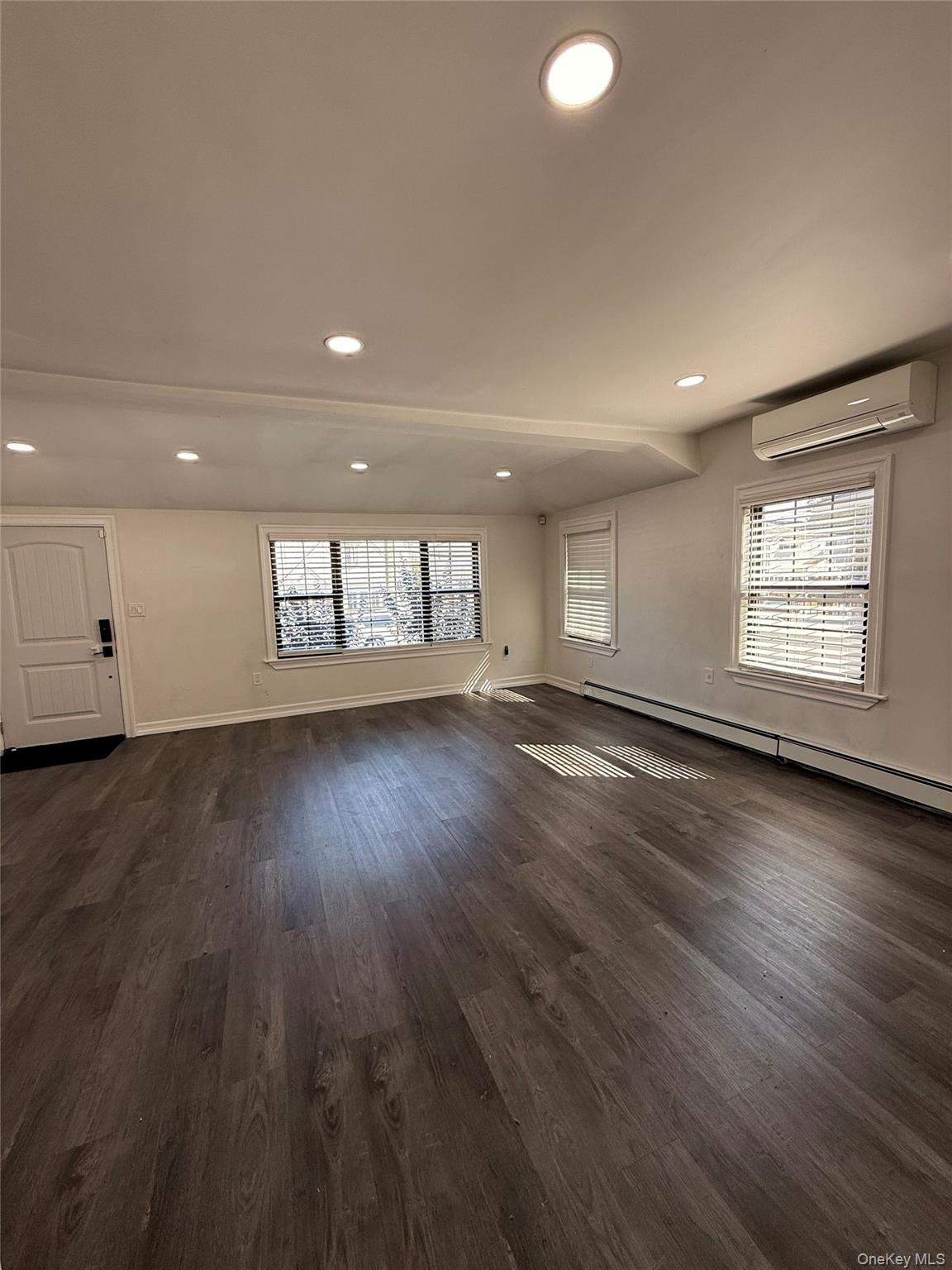 #5 photo, 141-30 185th Street, Springfield Gardens , NY 11413