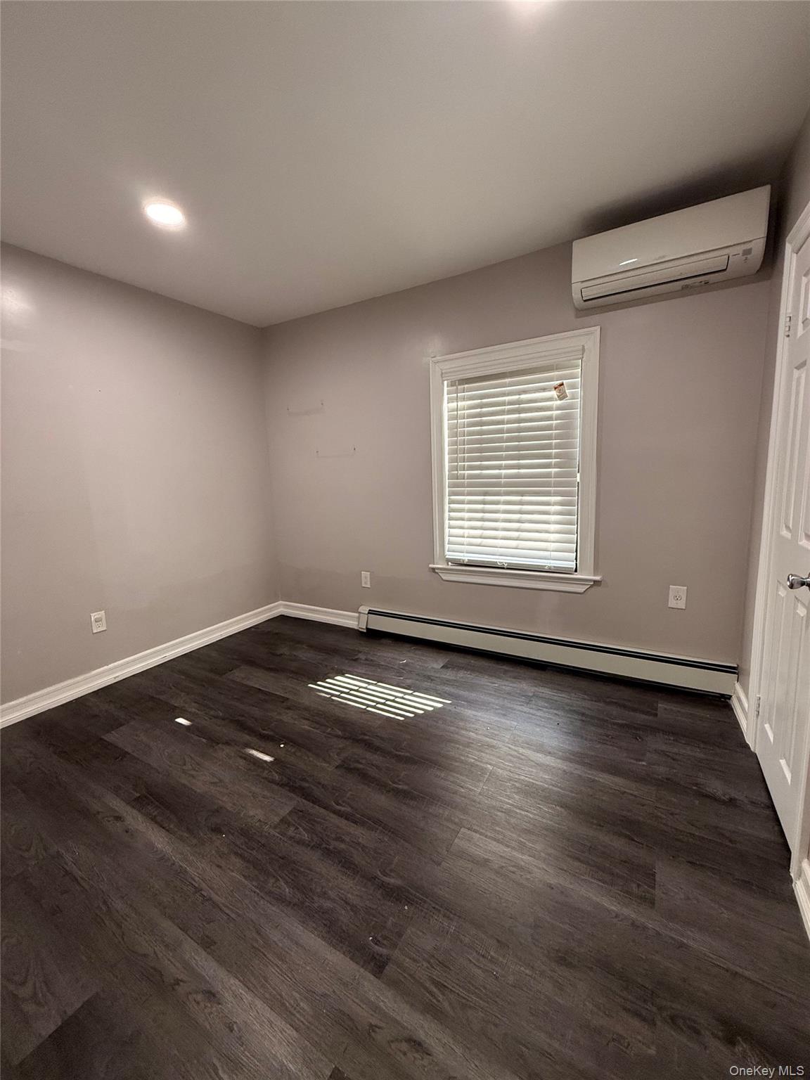 #6 photo, 141-30 185th Street, Springfield Gardens , NY 11413