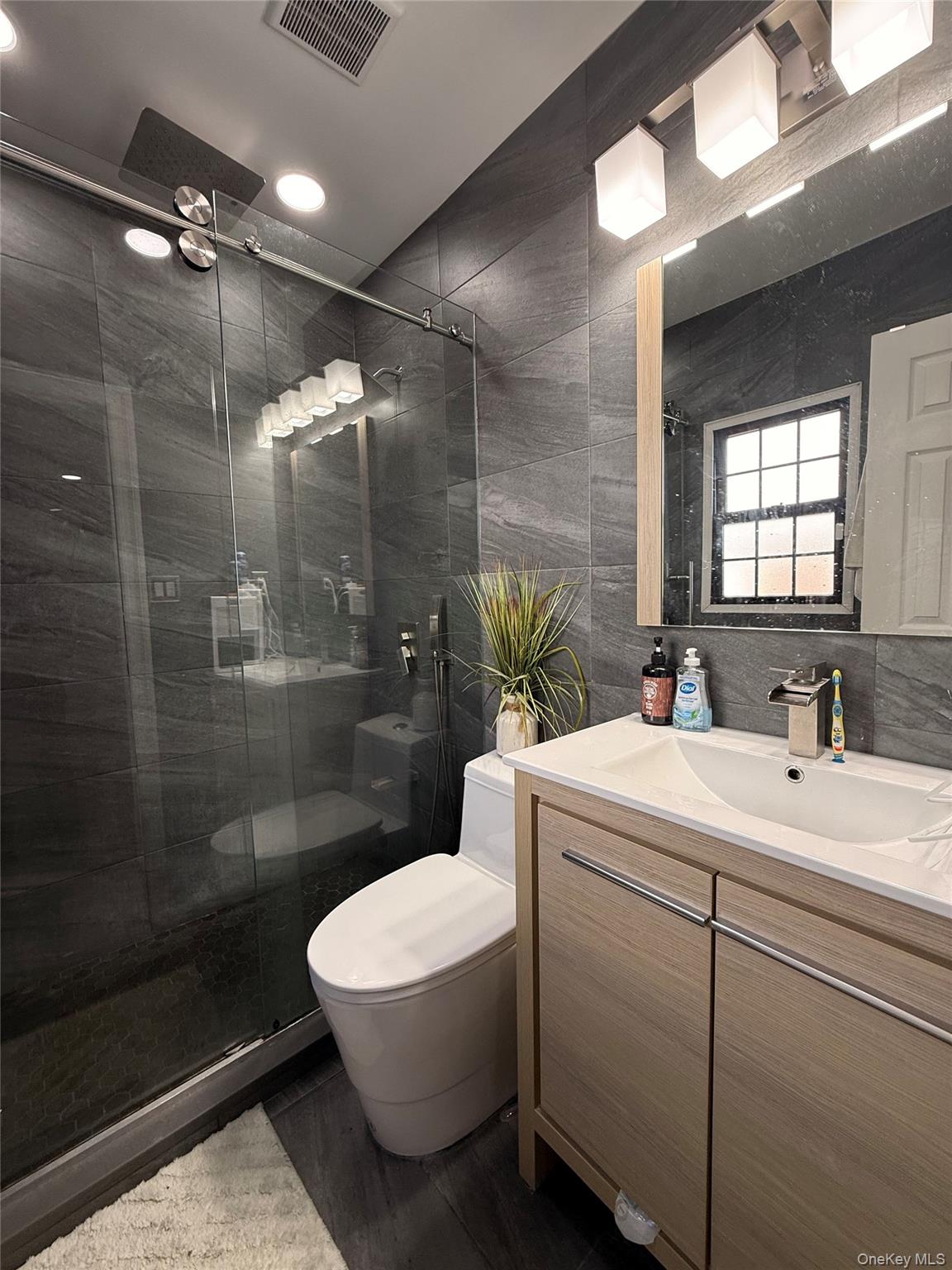 #7 photo, 141-30 185th Street, Springfield Gardens , NY 11413