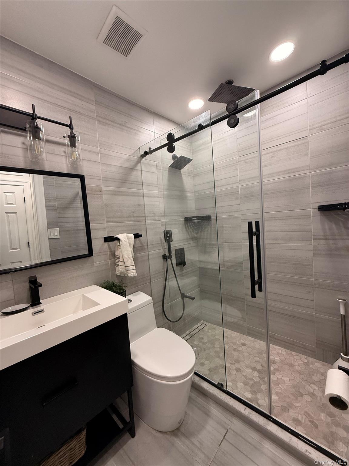 #8 photo, 141-30 185th Street, Springfield Gardens , NY 11413