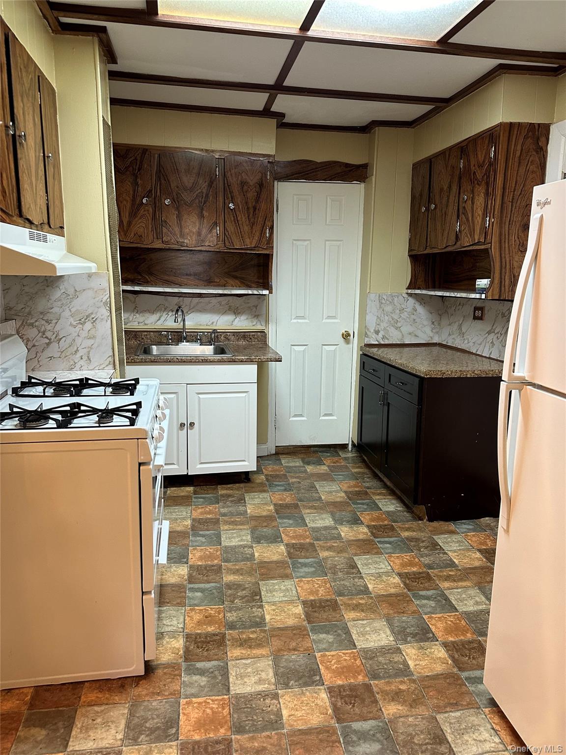 #7 photo, 613 New Jersey Avenue, Brooklyn , NY 11207