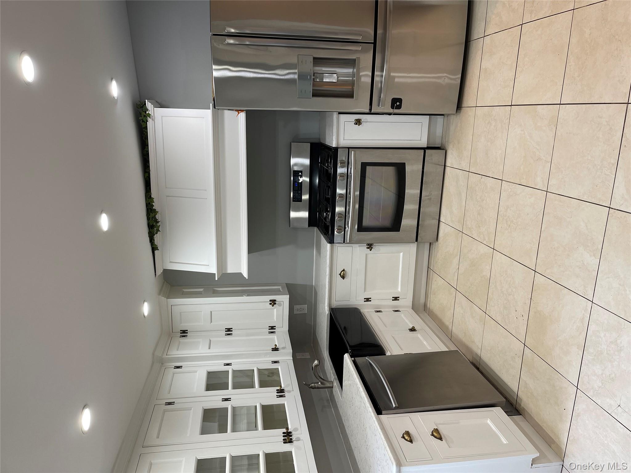 #2 photo, 94 New York Avenue, サフォーク郡 Sound Beach , NY 11789