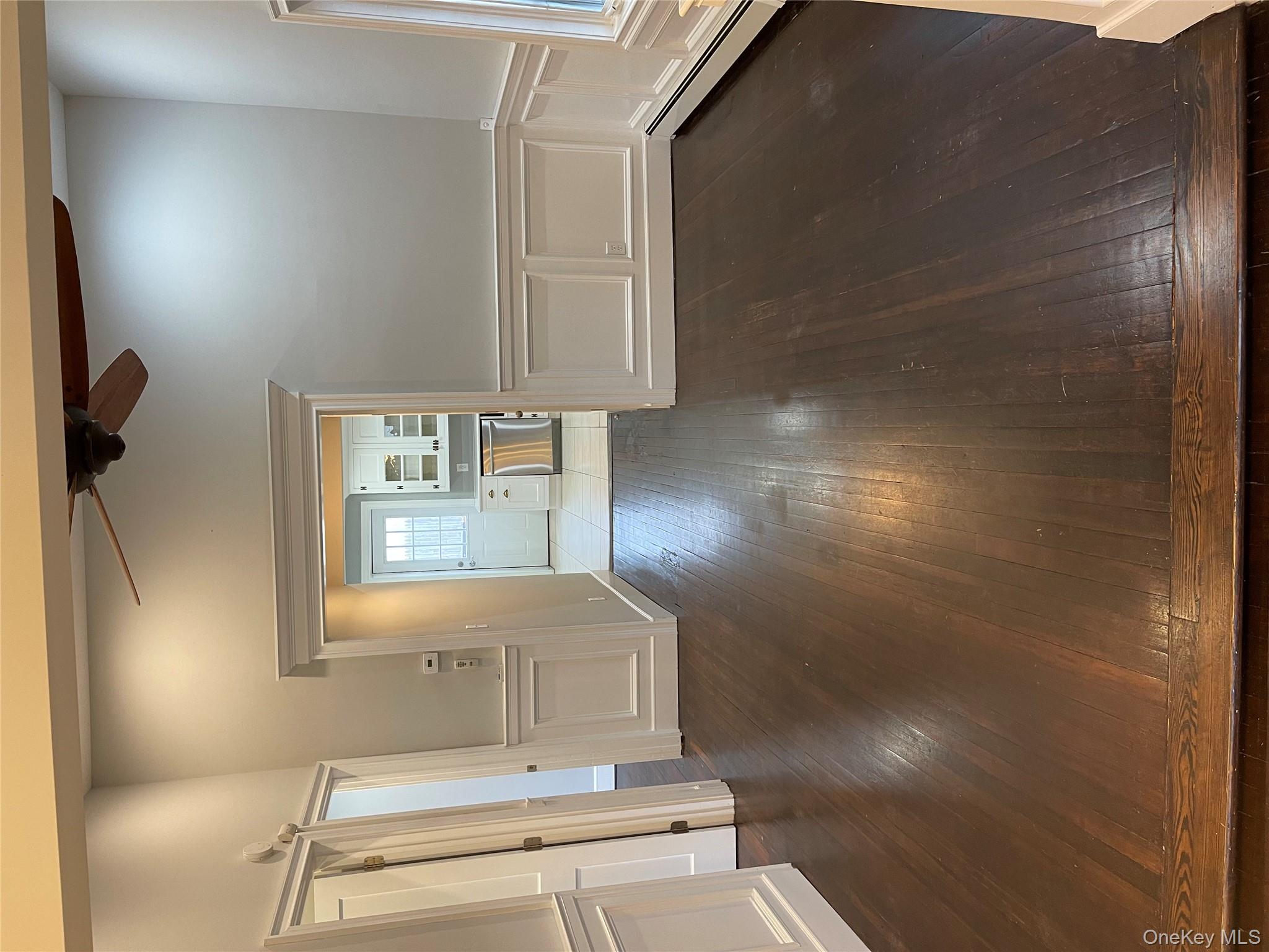 #3 photo, 94 New York Avenue, サフォーク郡 Sound Beach , NY 11789