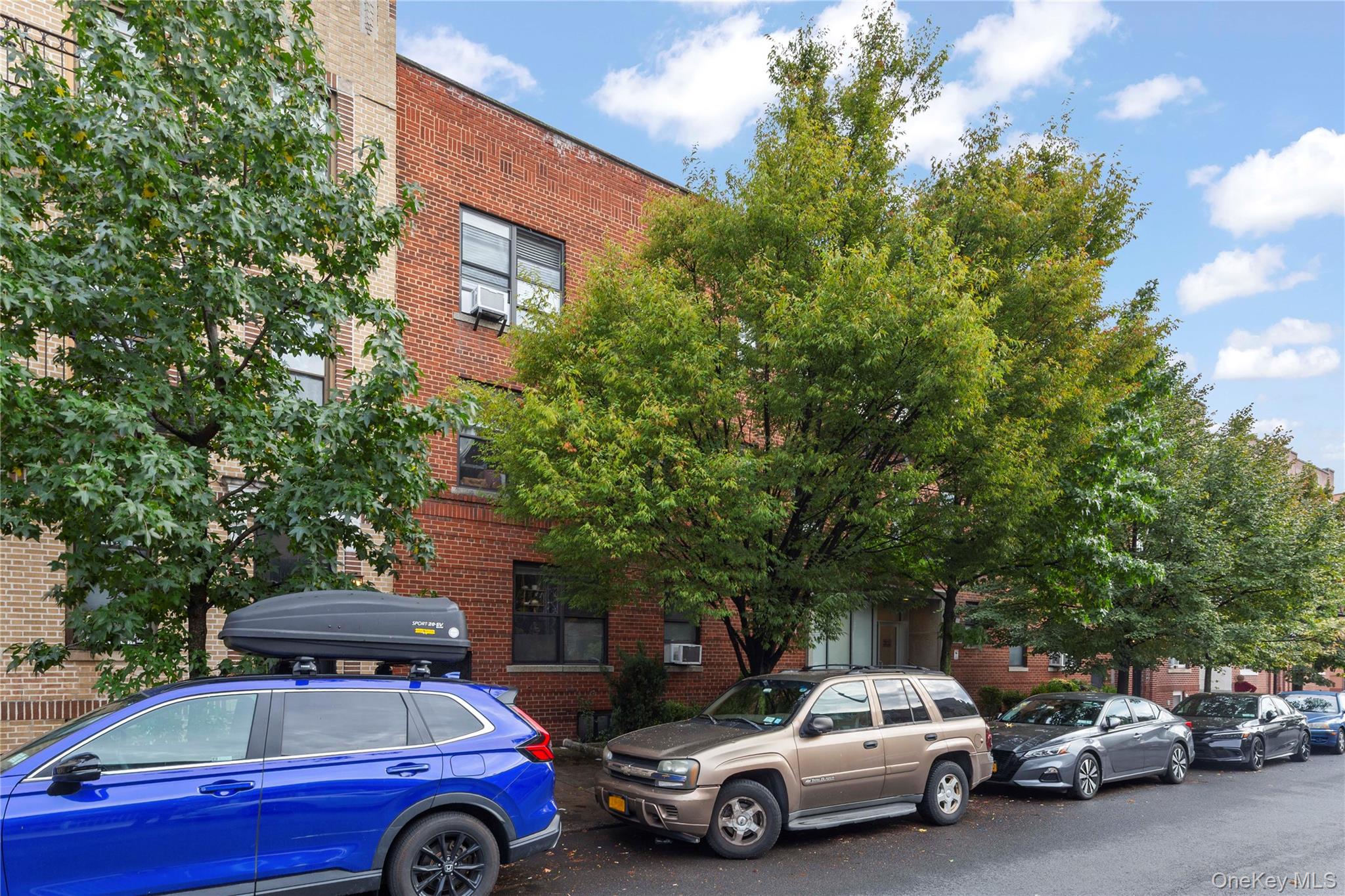 #4 photo, 31-23 47th Street, クイーンズ区 Astoria , NY 11103