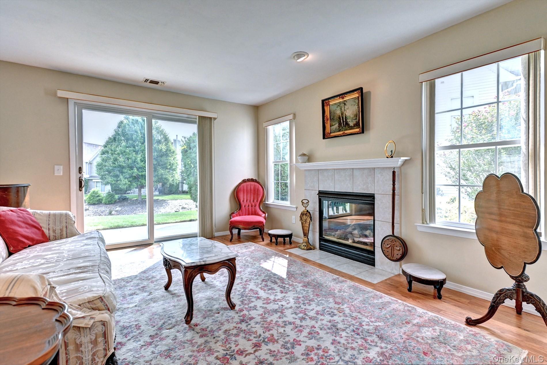 #10 photo, 315 Erik Drive, サフォーク郡 East Setauket , NY 11733