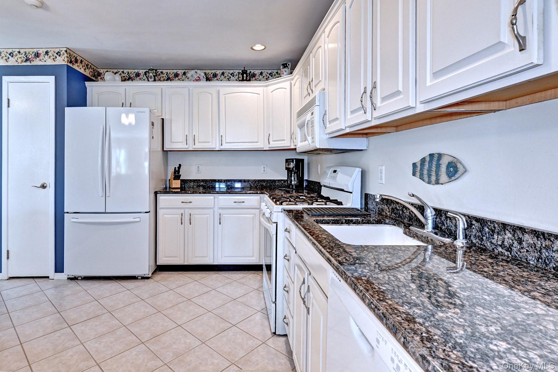 #19 photo, 315 Erik Drive, サフォーク郡 East Setauket , NY 11733