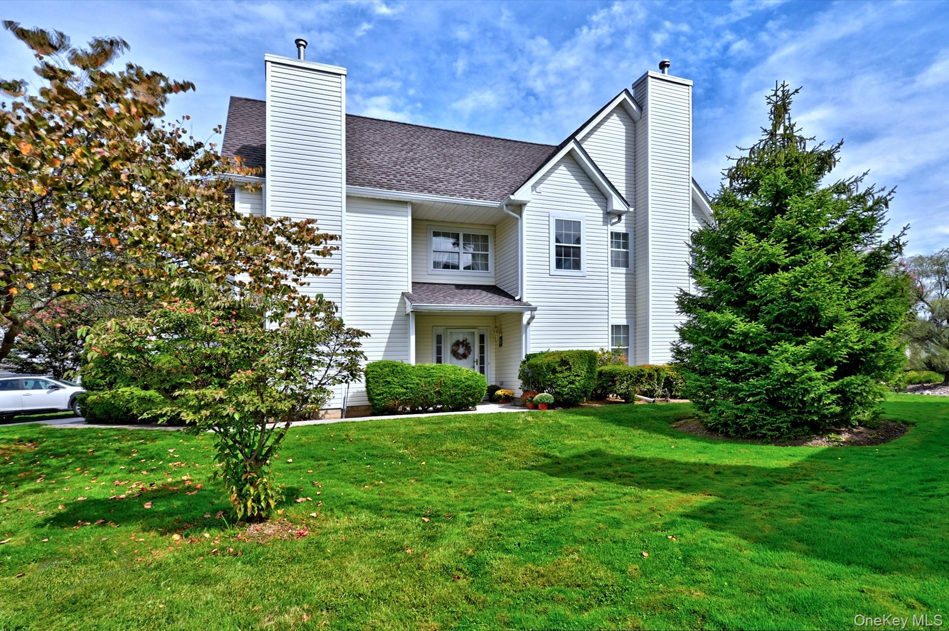 #2 photo, 315 Erik Drive, サフォーク郡 East Setauket , NY 11733