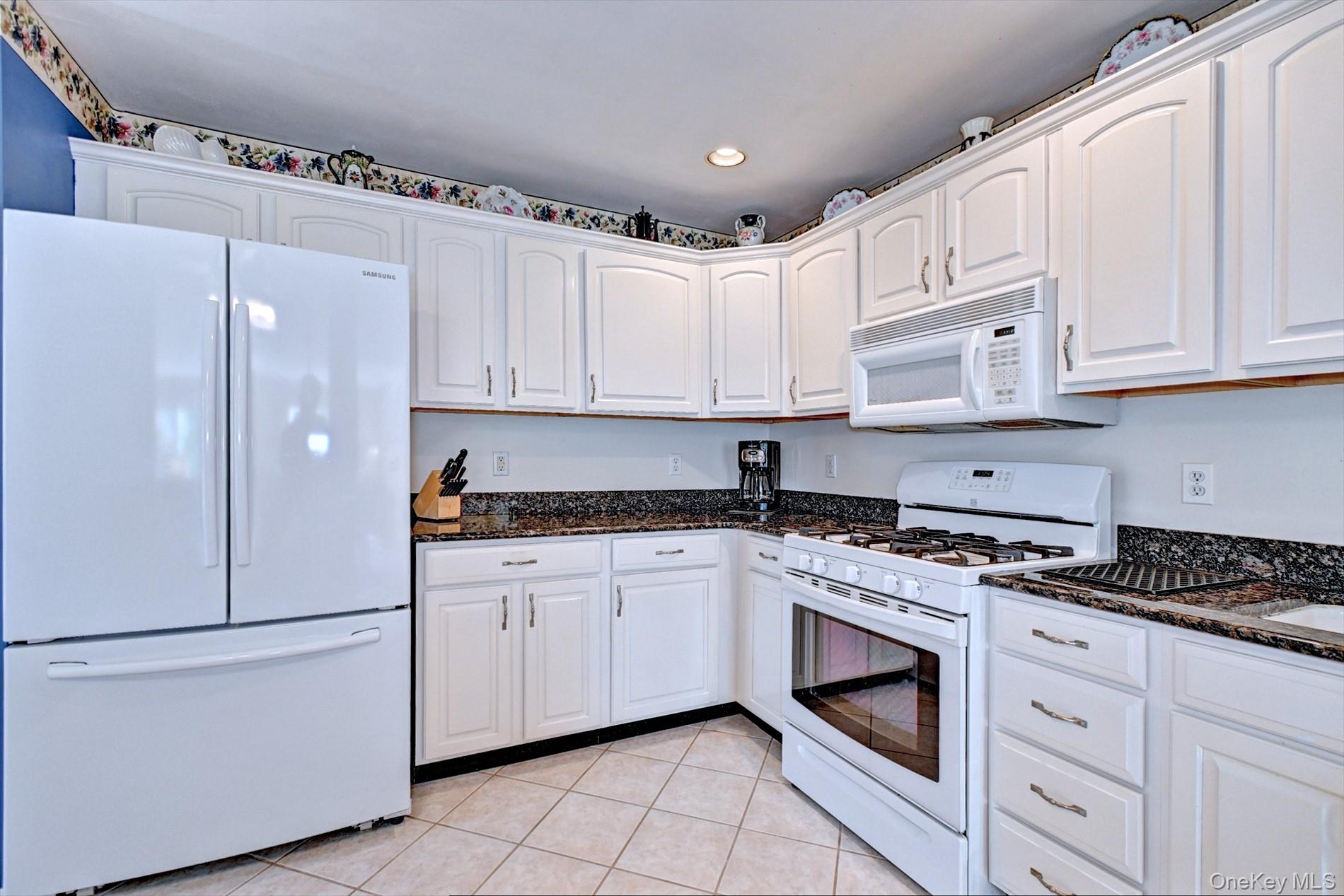 #20 photo, 315 Erik Drive, サフォーク郡 East Setauket , NY 11733