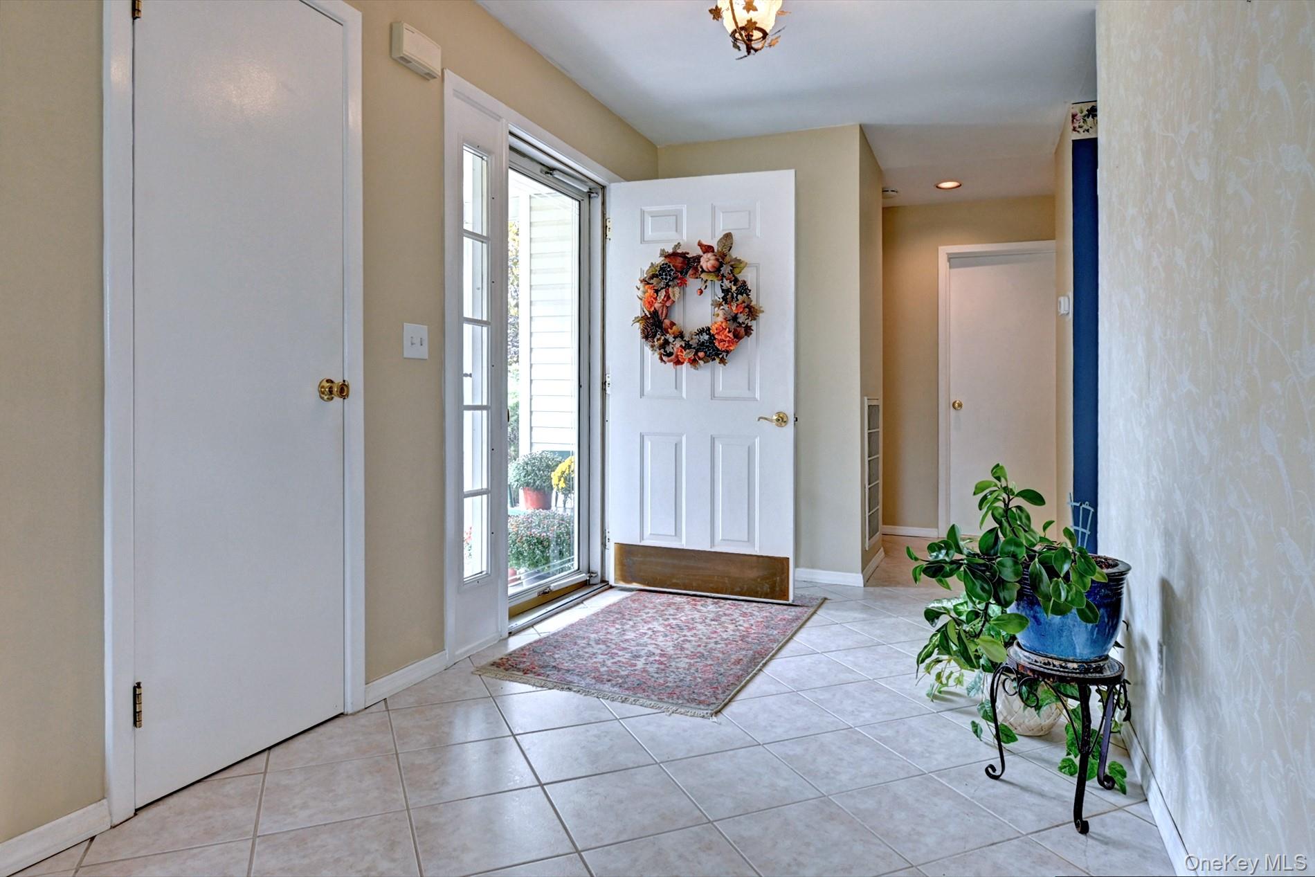 #5 photo, 315 Erik Drive, サフォーク郡 East Setauket , NY 11733