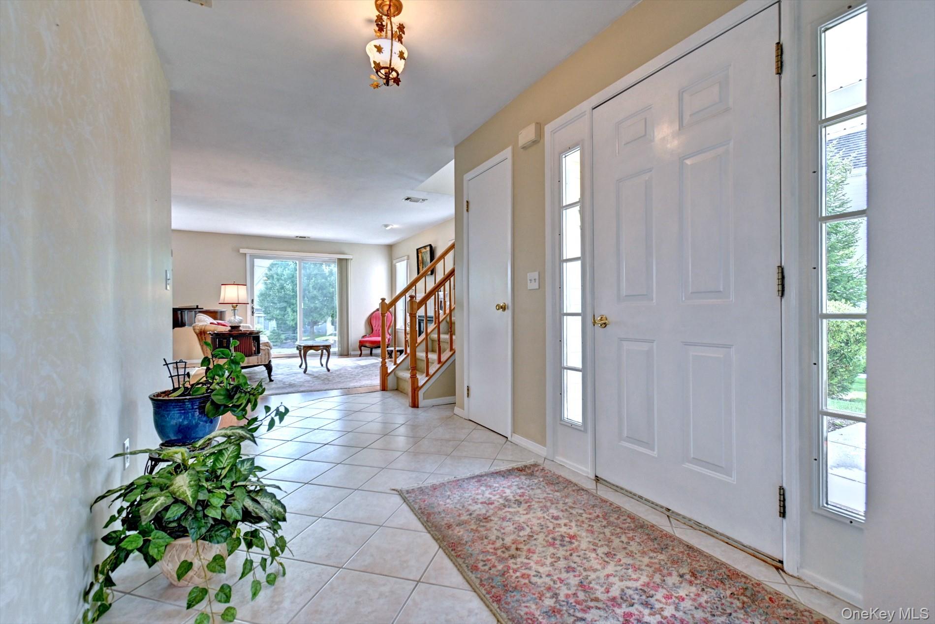 #6 photo, 315 Erik Drive, サフォーク郡 East Setauket , NY 11733