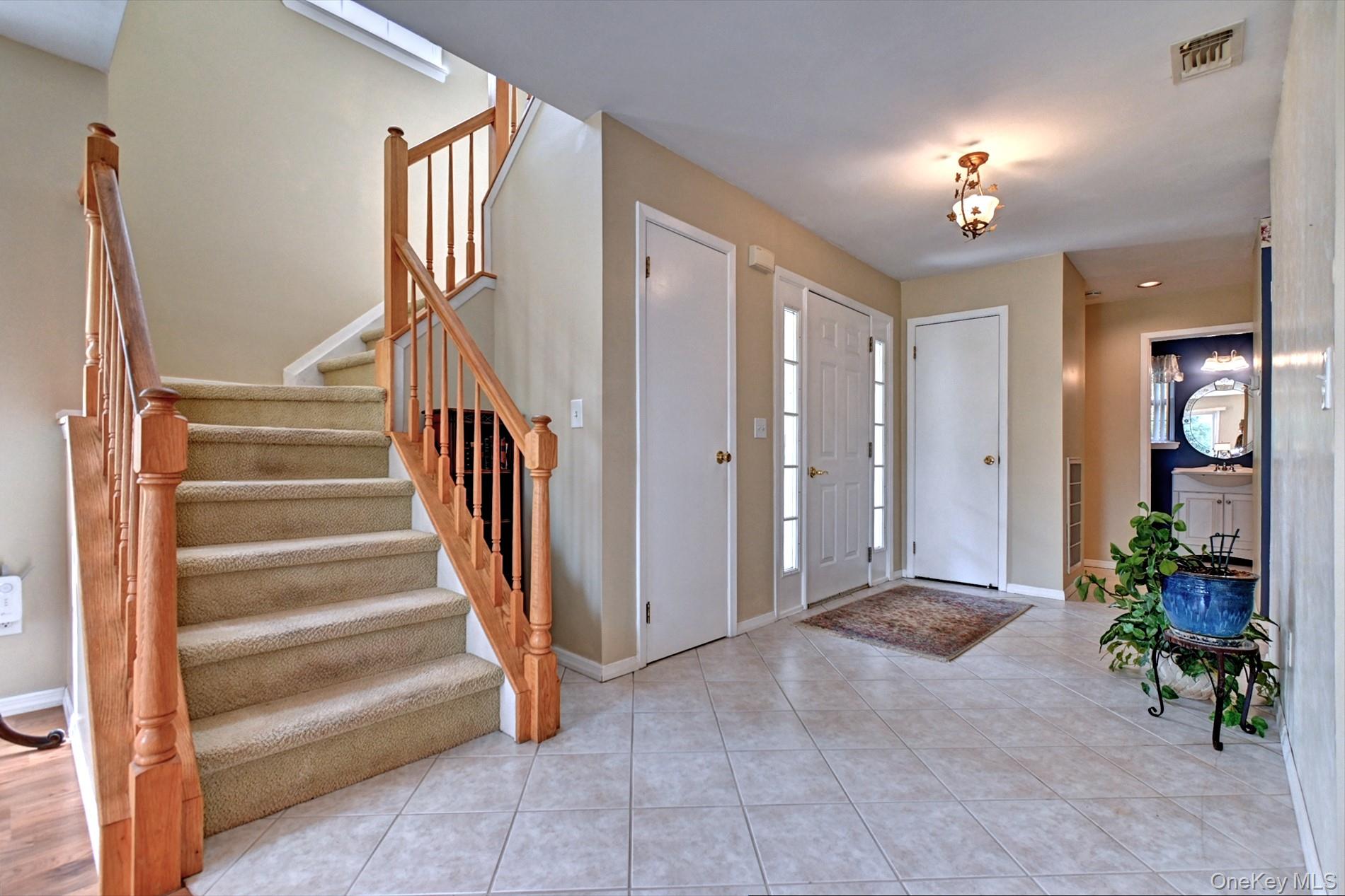 #7 photo, 315 Erik Drive, サフォーク郡 East Setauket , NY 11733