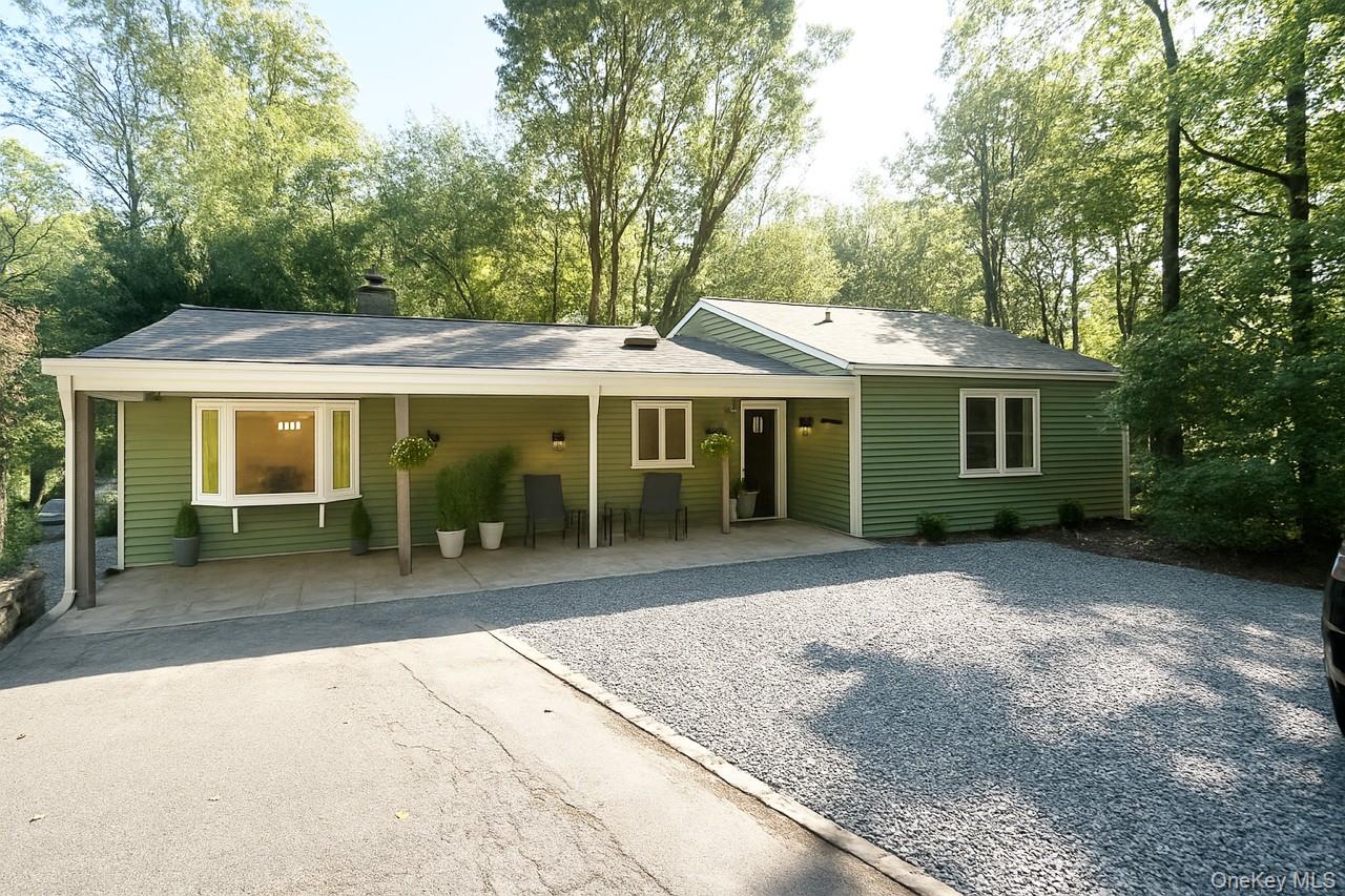 #2 photo, 22 Meadowood Court, Huntington , NY 11743