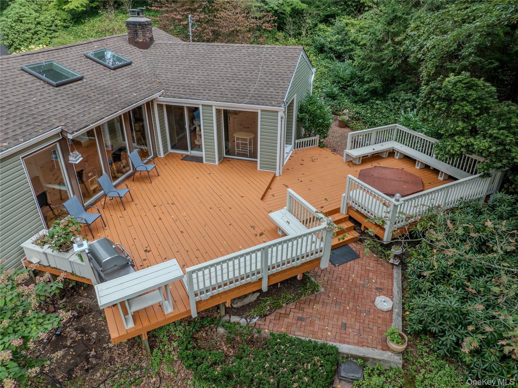 #3 photo, 22 Meadowood Court, Huntington , NY 11743