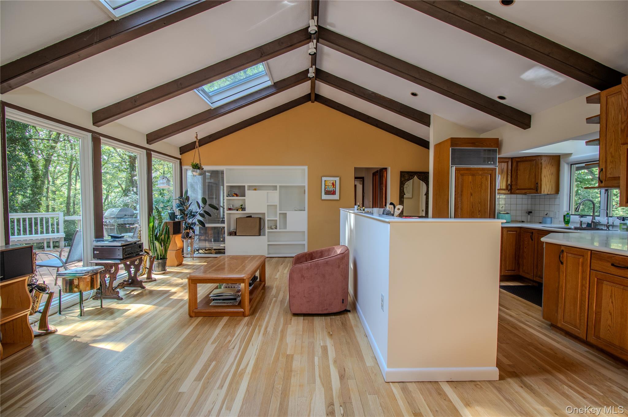 #5 photo, 22 Meadowood Court, Huntington , NY 11743