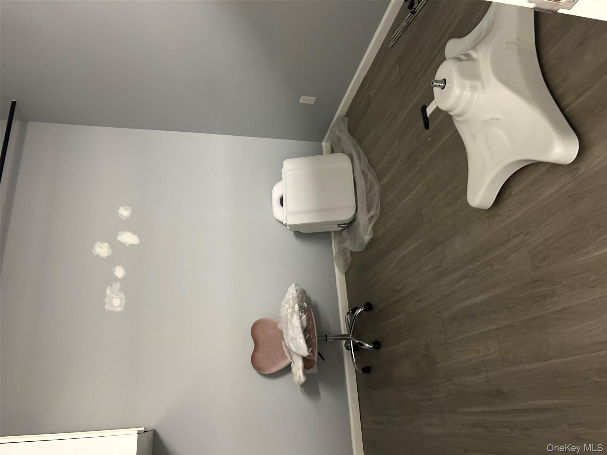 #6 photo, 82 Rockaway Avenue, Valley Stream , NY 11580