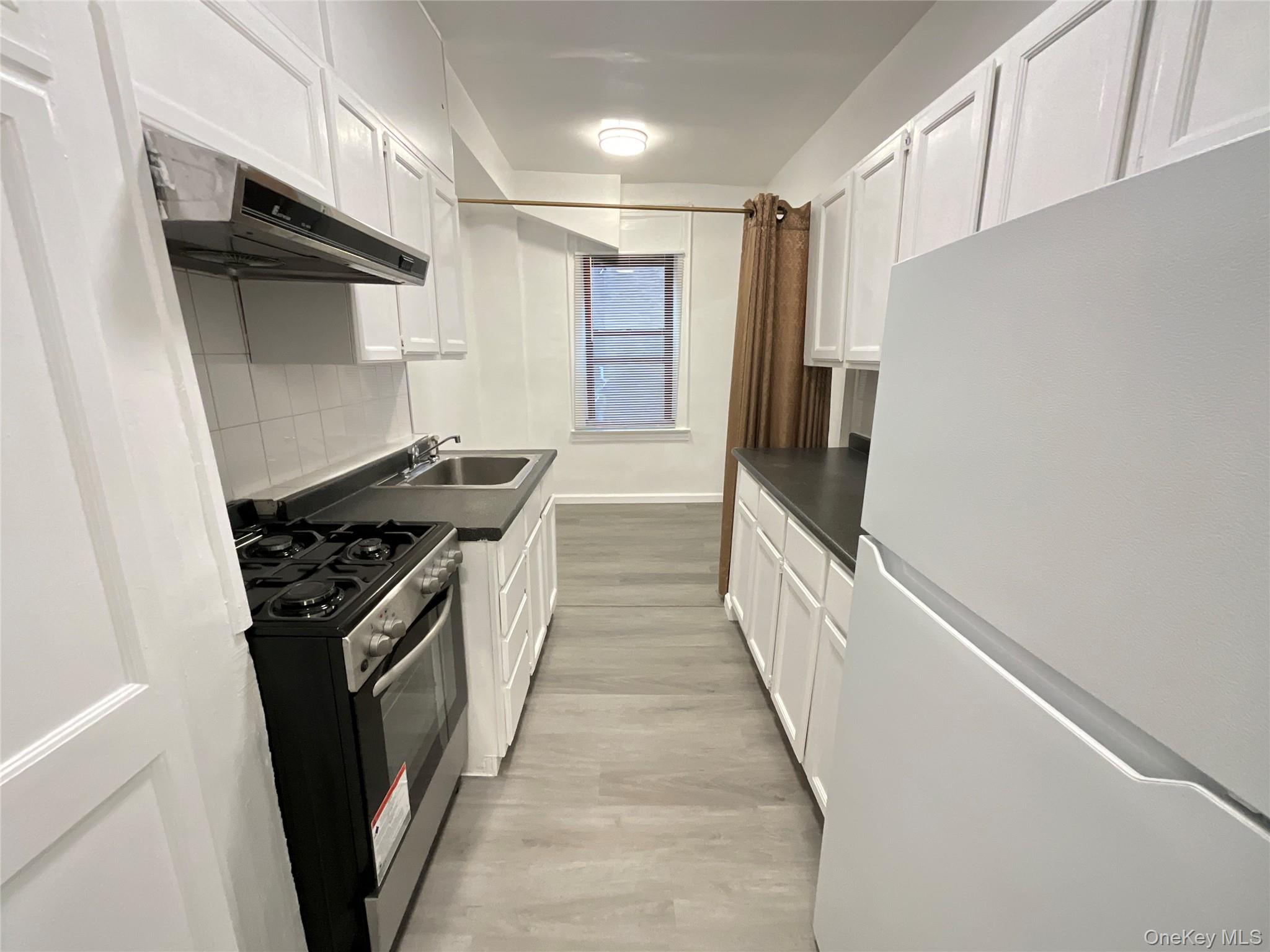 #4 photo, 42-33 Kissena Boulevard, Flushing , NY 11355