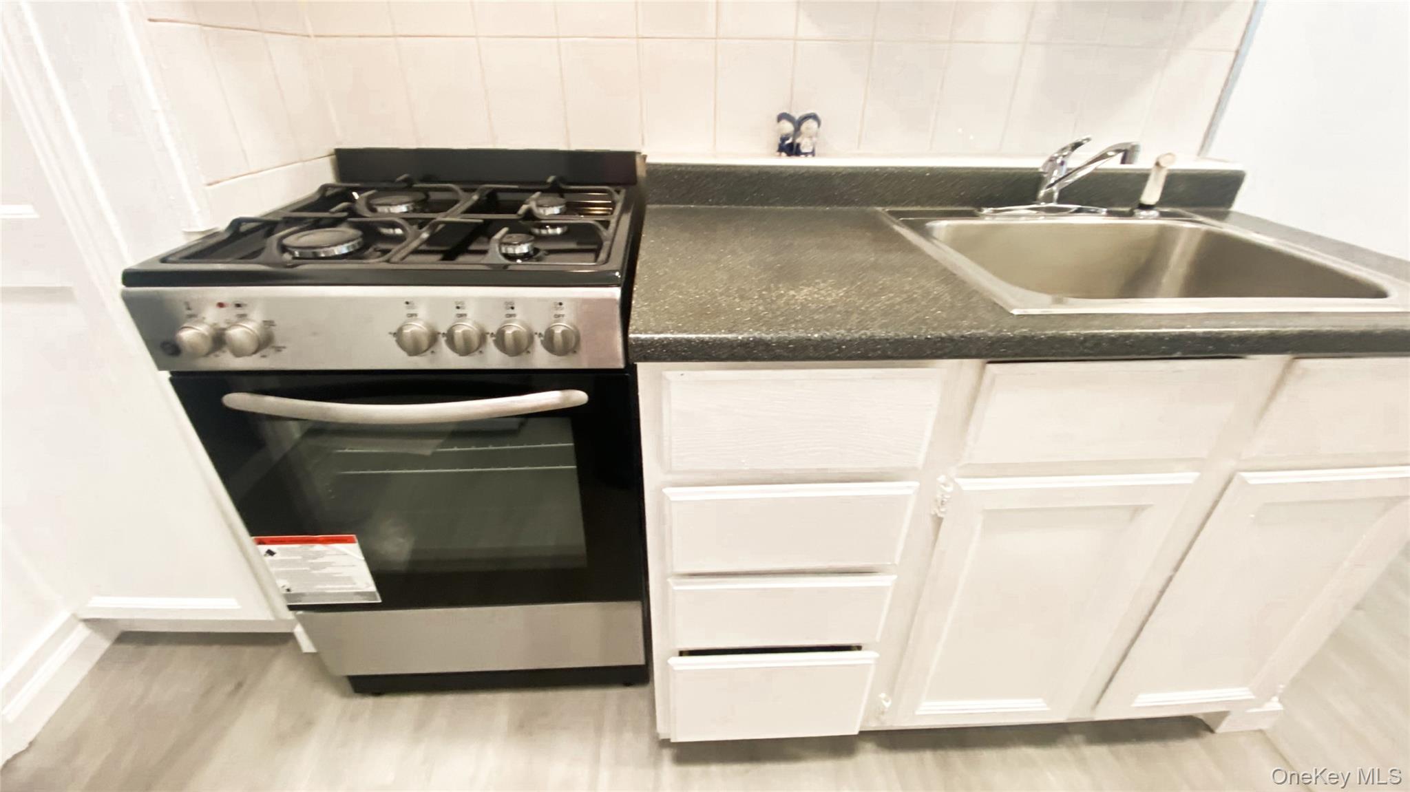 #5 photo, 42-33 Kissena Boulevard, Flushing , NY 11355