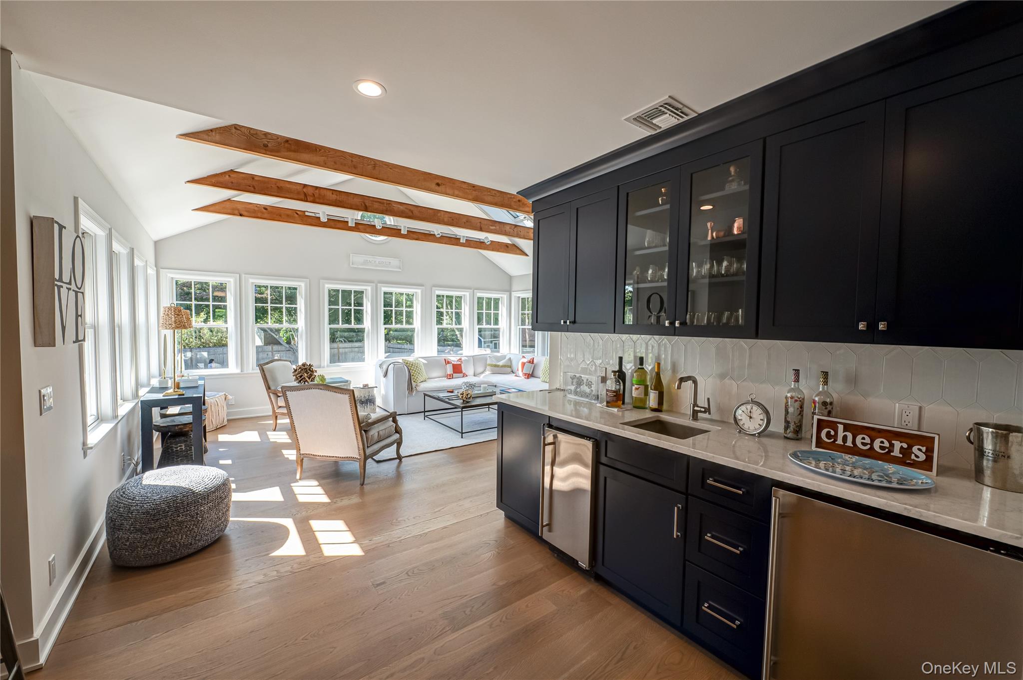 #13 photo, 509 North Main Street, サフォーク郡 Southampton , NY 11968