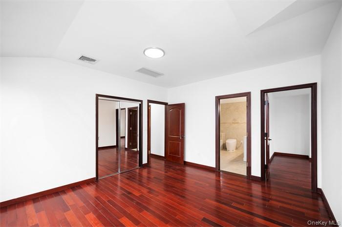 #18 photo, 6339 136th Street, Flushing , NY 11367