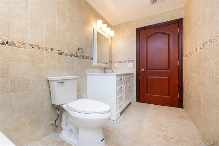 #20 photo, 6339 136th Street, Flushing , NY 11367