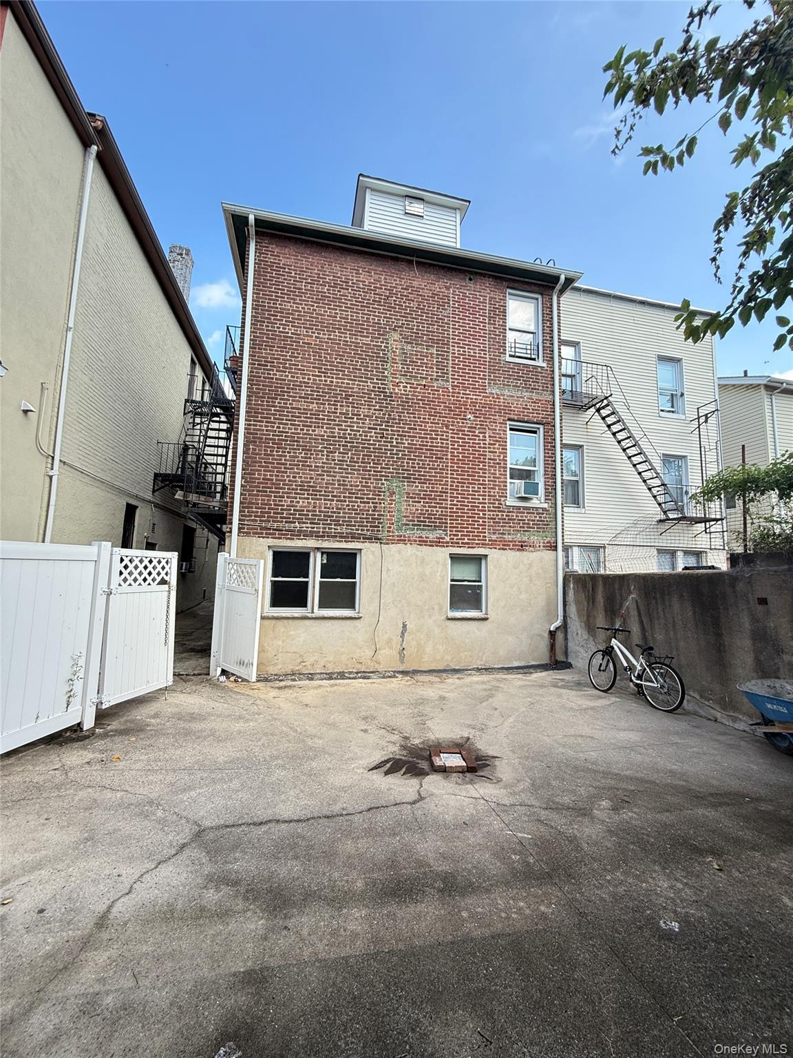 #10 photo, 2806 Wellman Avenue, Bronx , NY 10461