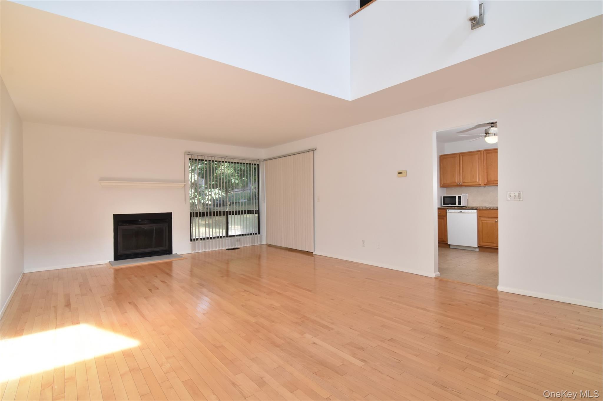 #4 photo, 31 Westwood Close, Irvington , NY 10533