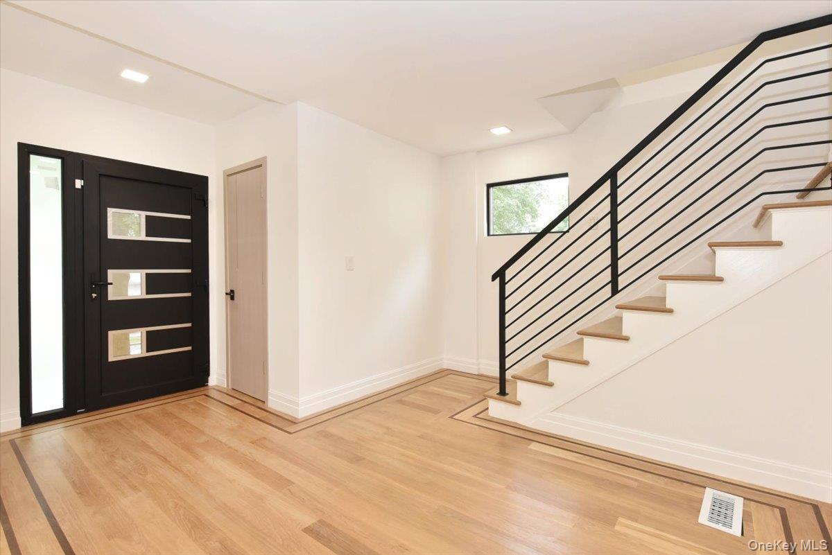 #6 photo, 19127 Foothill Avenue, クイーンズ区 Holliswood , NY 11423