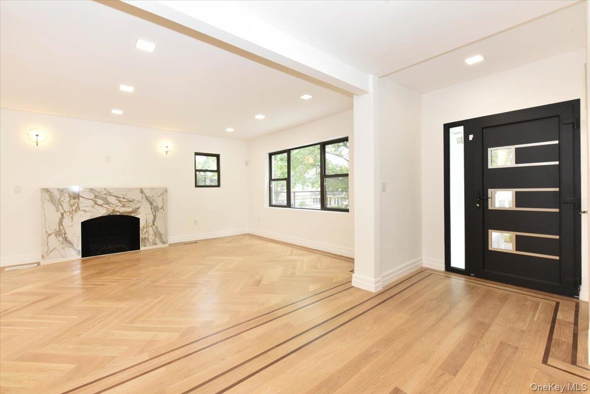 #8 photo, 19127 Foothill Avenue, クイーンズ区 Holliswood , NY 11423