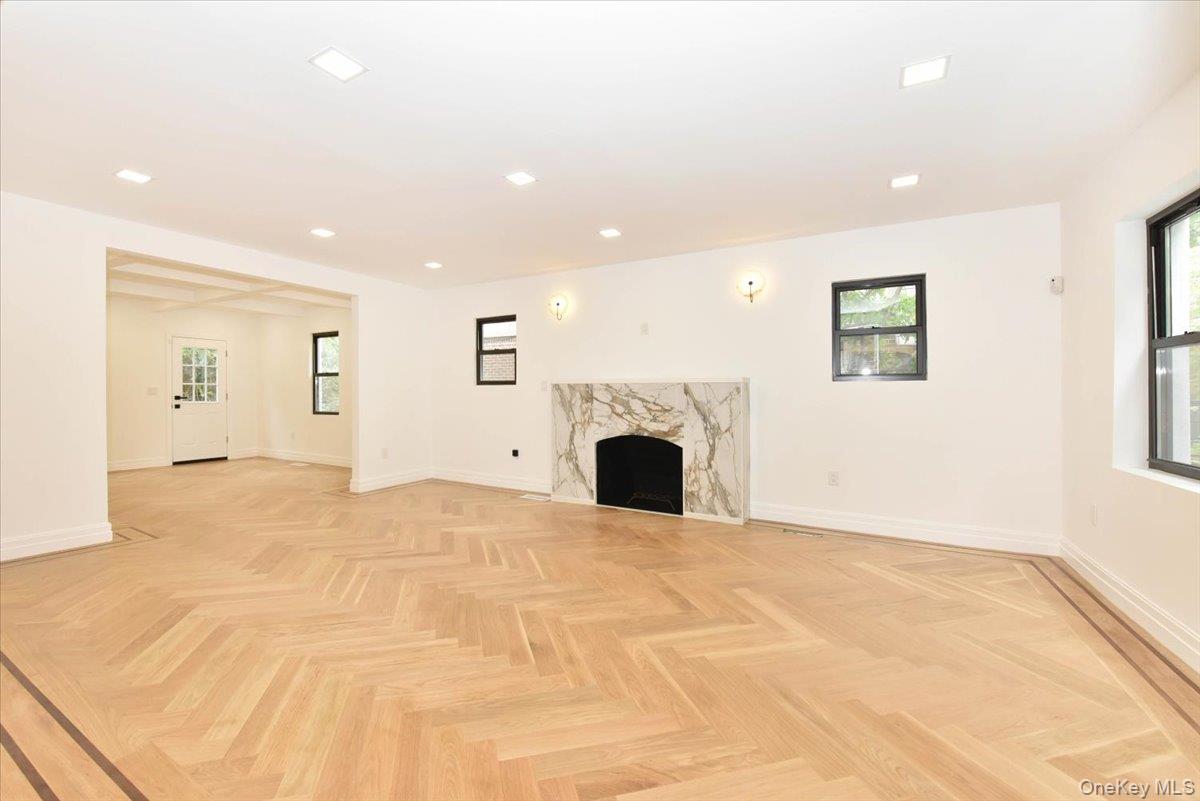 #9 photo, 19127 Foothill Avenue, クイーンズ区 Holliswood , NY 11423