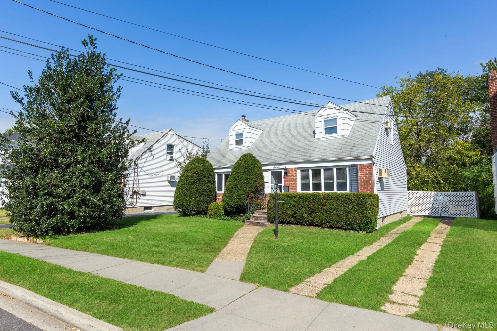 #1 photo, 7 Washington Street, Hicksville , NY 11801