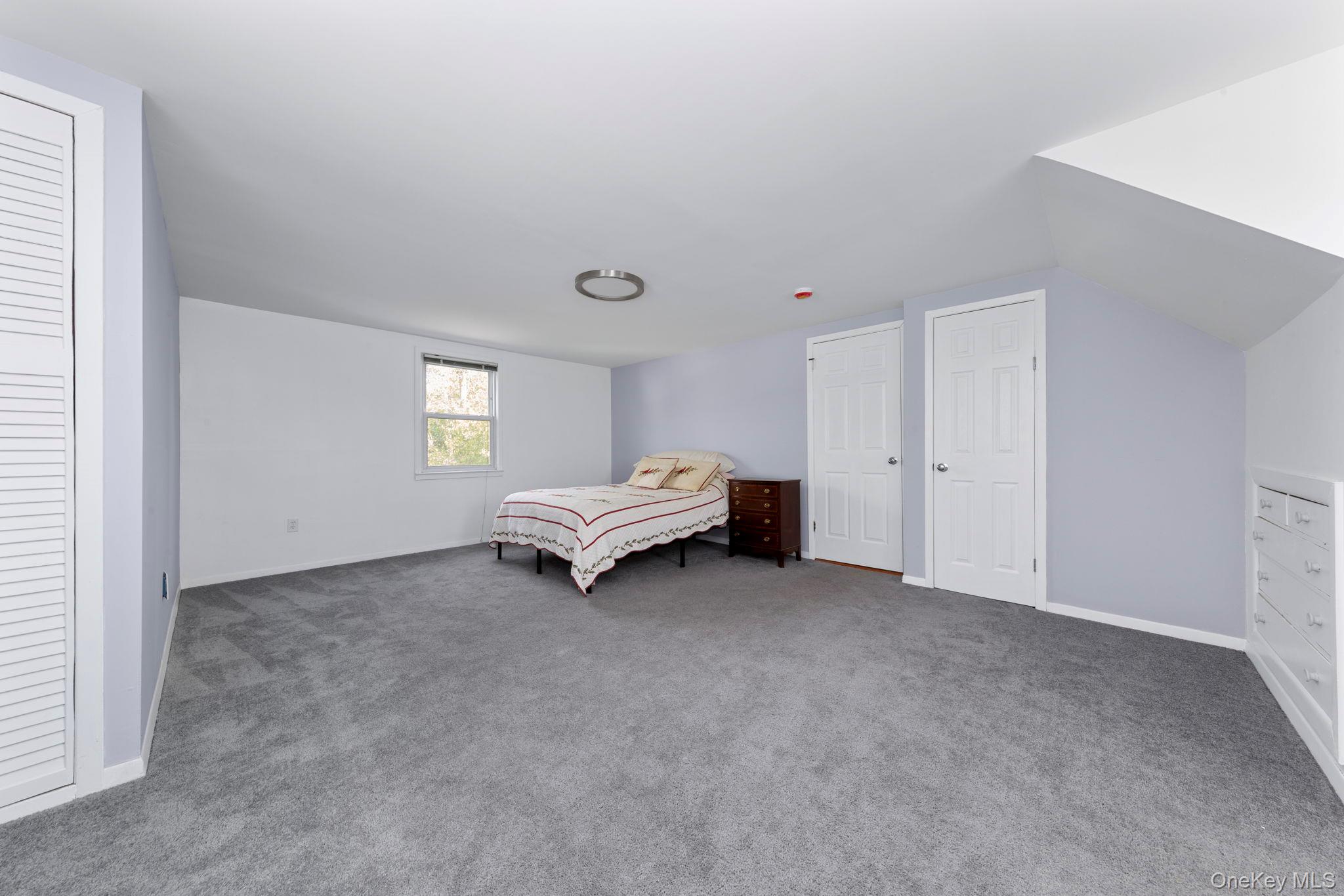 #12 photo, 7 Washington Street, Hicksville , NY 11801