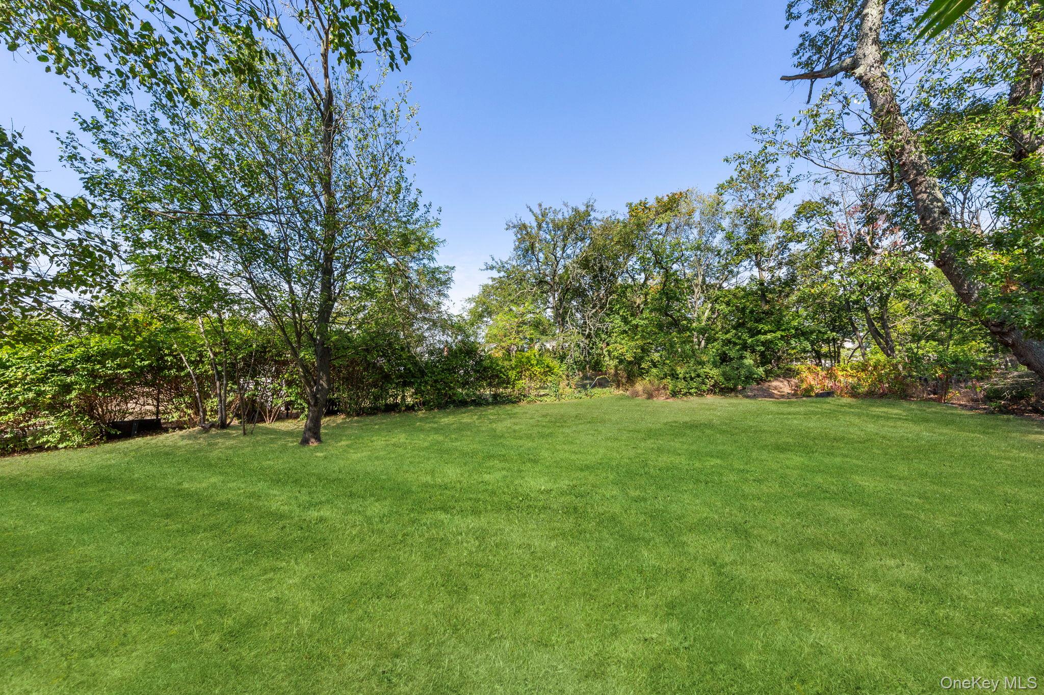 #16 photo, 7 Washington Street, Hicksville , NY 11801