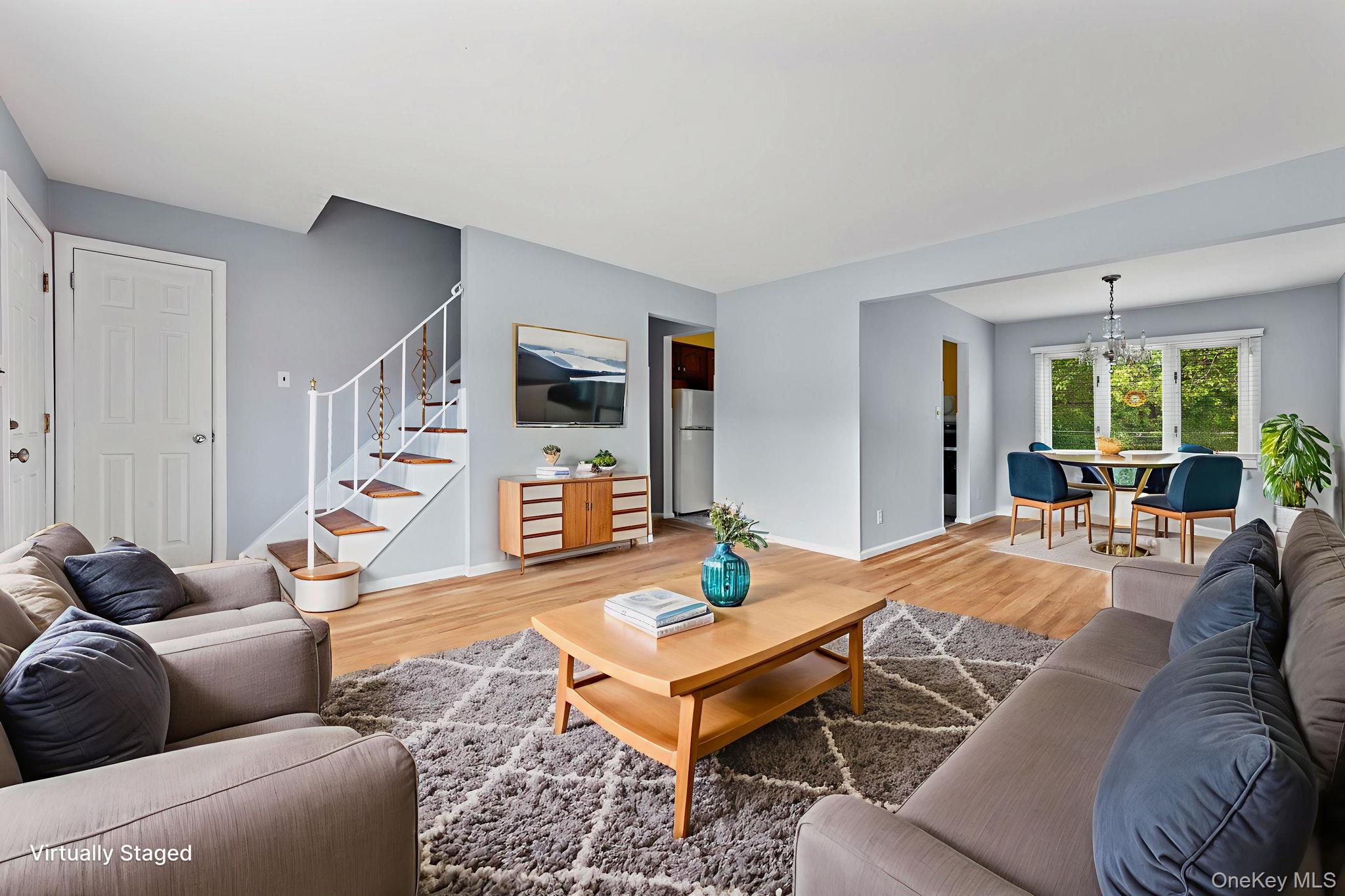 #3 photo, 7 Washington Street, Hicksville , NY 11801