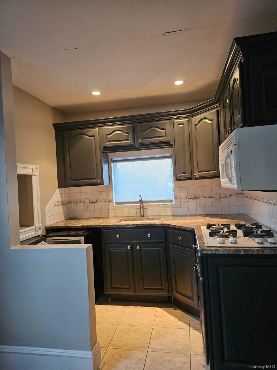 #7 photo, 23 Bellemeade Avenue, Smithtown , NY 11787