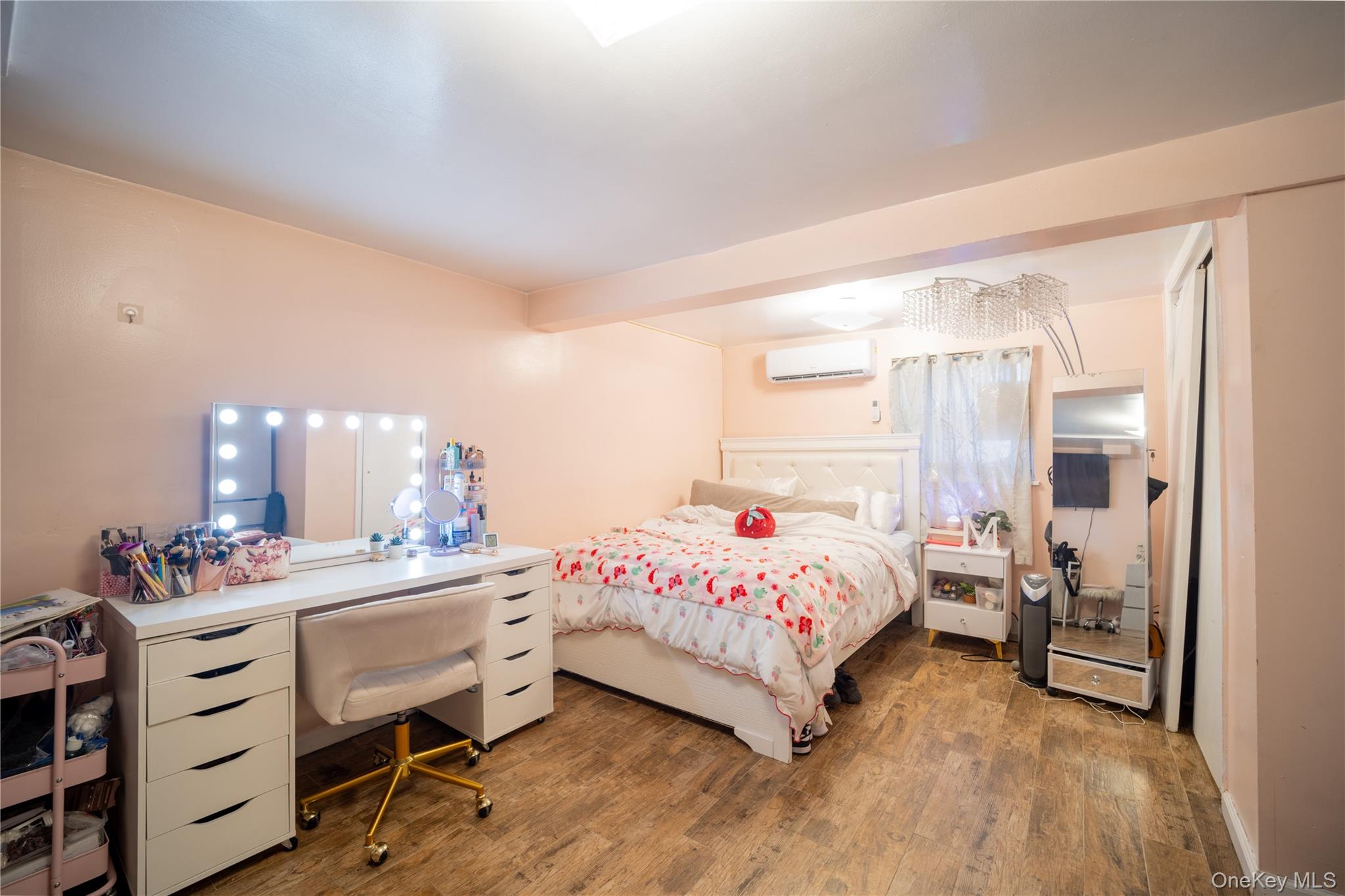 #17 photo, 3252 Waterbury Avenue, Bronx , NY 10465