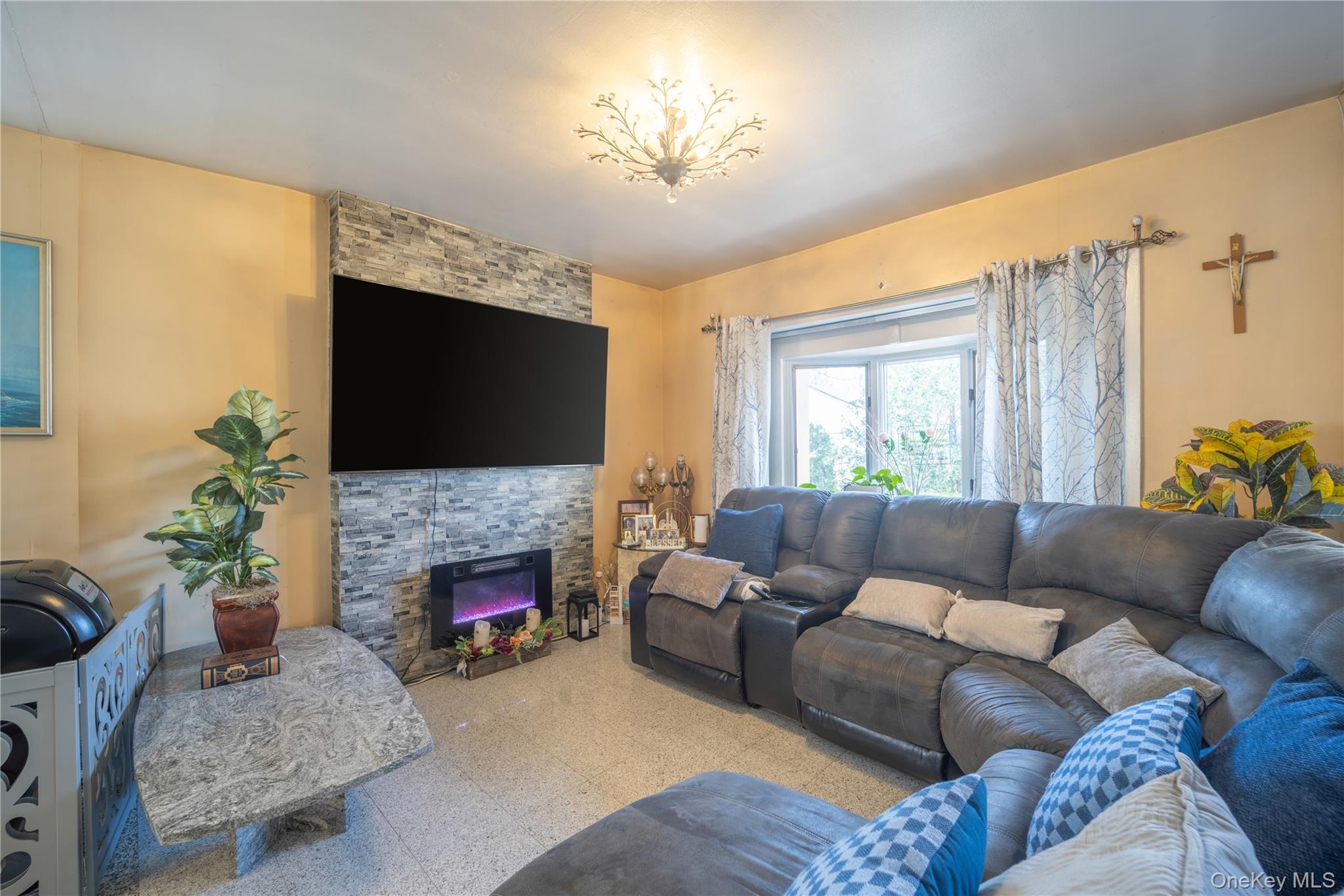 #7 photo, 3252 Waterbury Avenue, Bronx , NY 10465