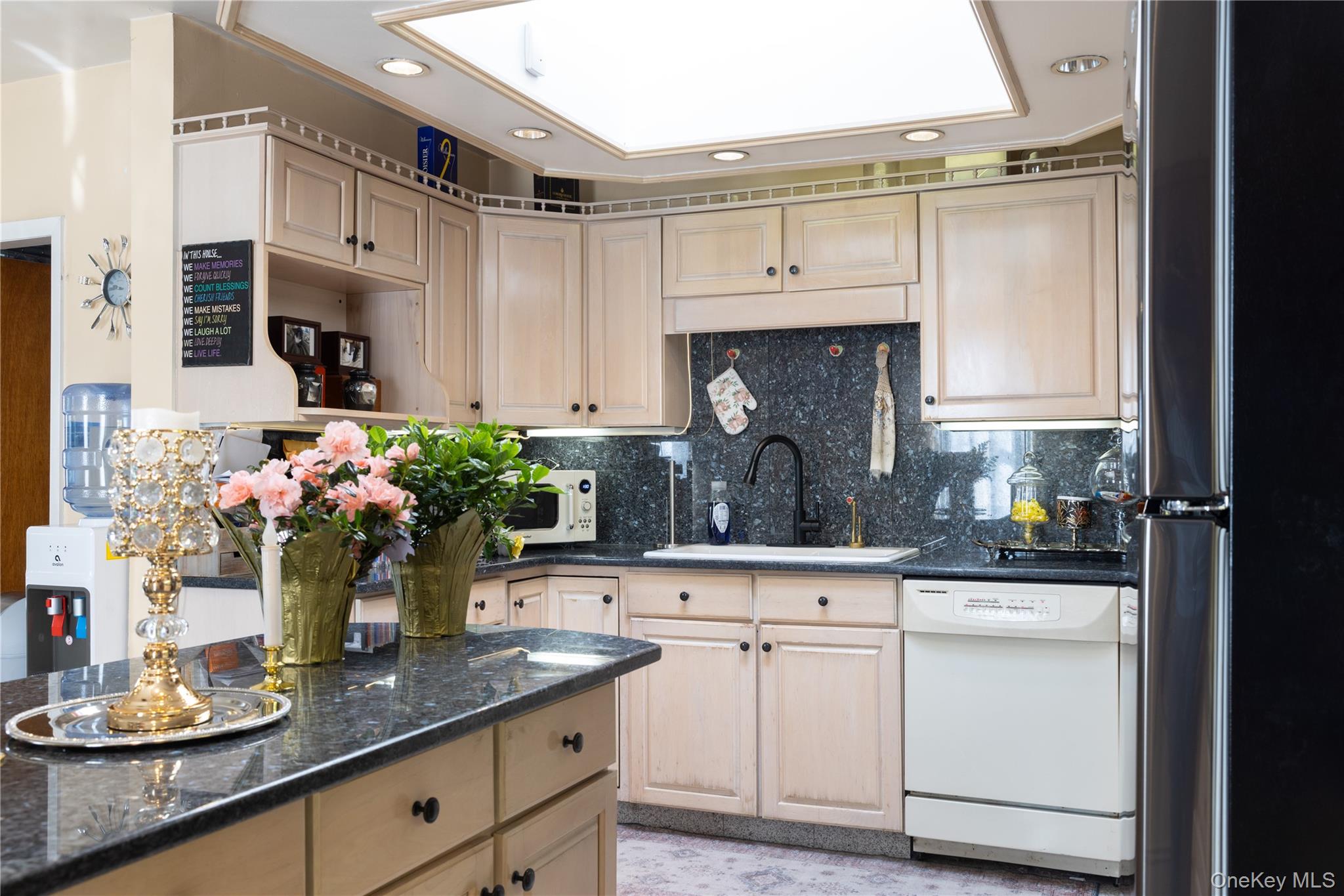 #8 photo, 3252 Waterbury Avenue, Bronx , NY 10465