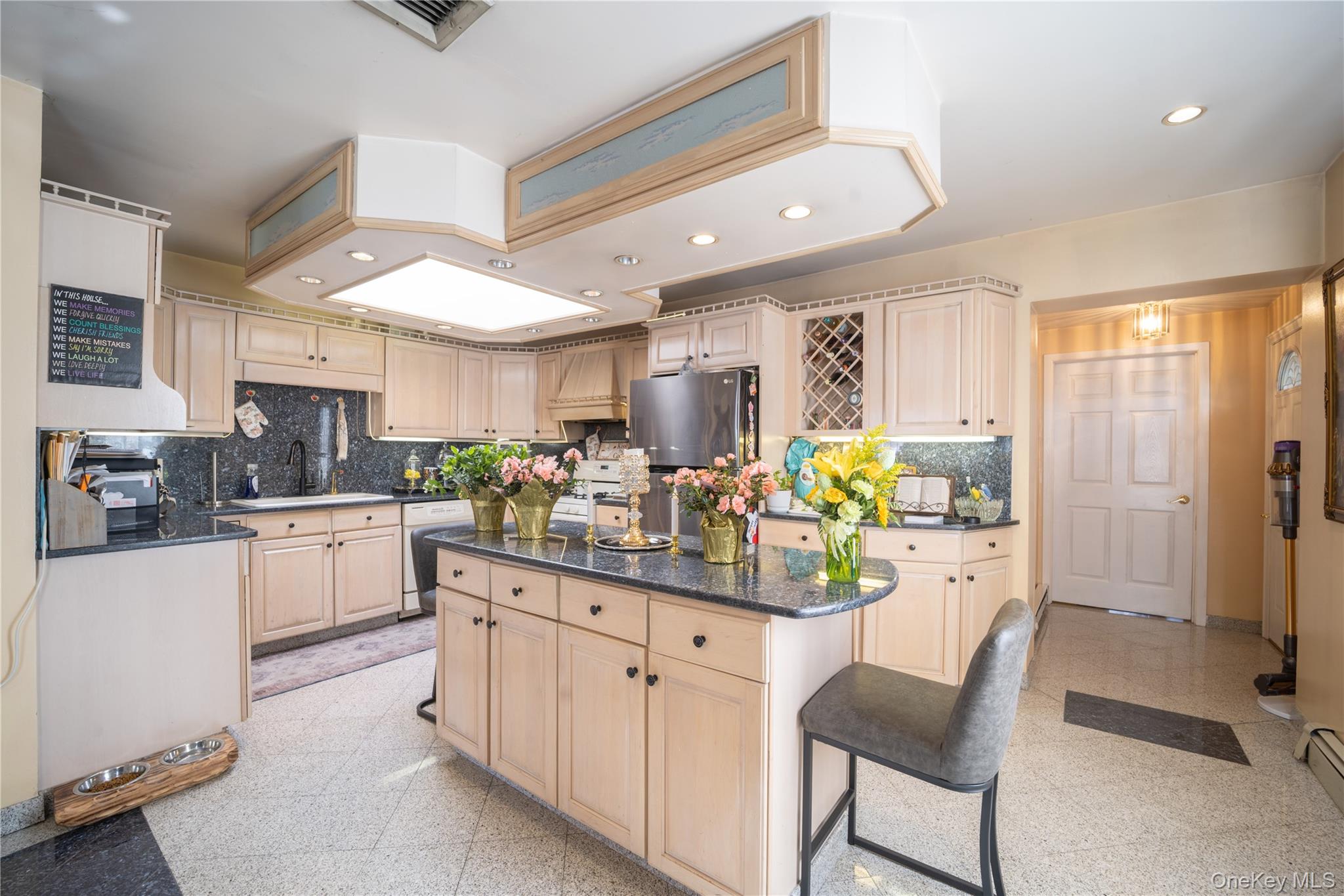 #9 photo, 3252 Waterbury Avenue, Bronx , NY 10465