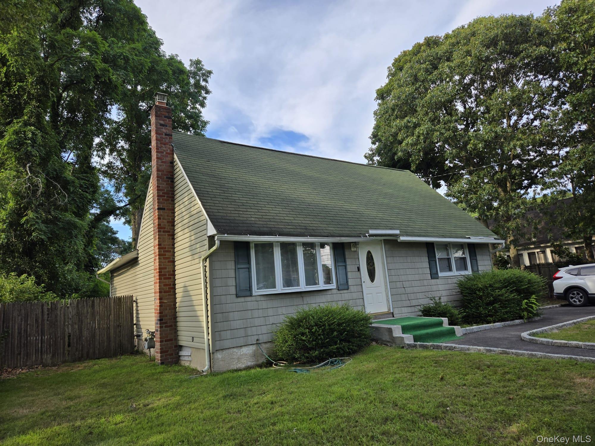 #1 photo, 21 Henry Avenue, सफ़ोक काउंटी Selden , NY 11784