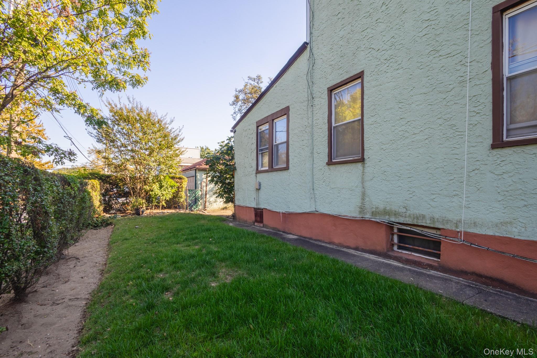 #6 photo, 135-01 232 Street, Laurelton , NY 11413