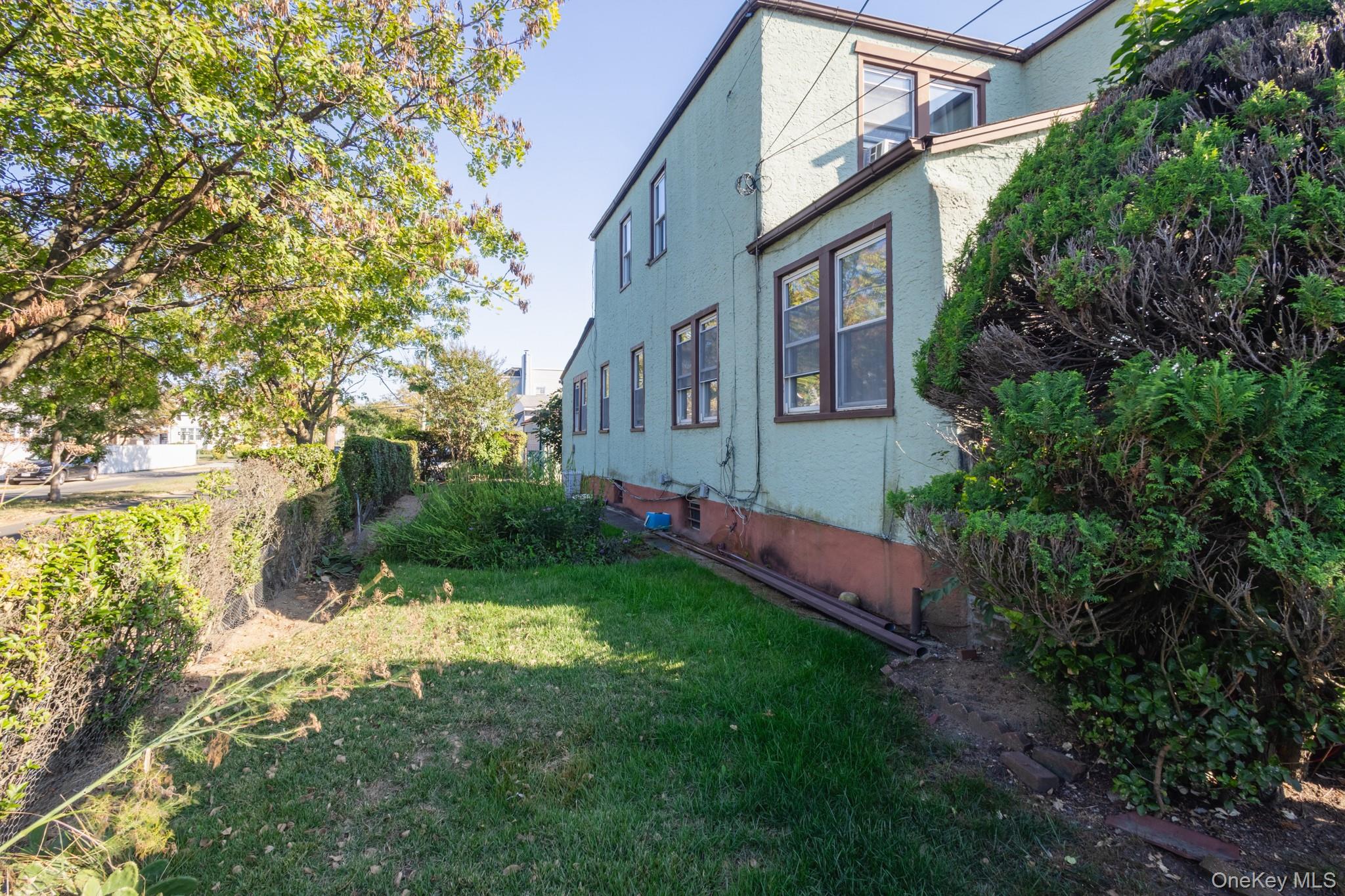 #7 photo, 135-01 232 Street, Laurelton , NY 11413