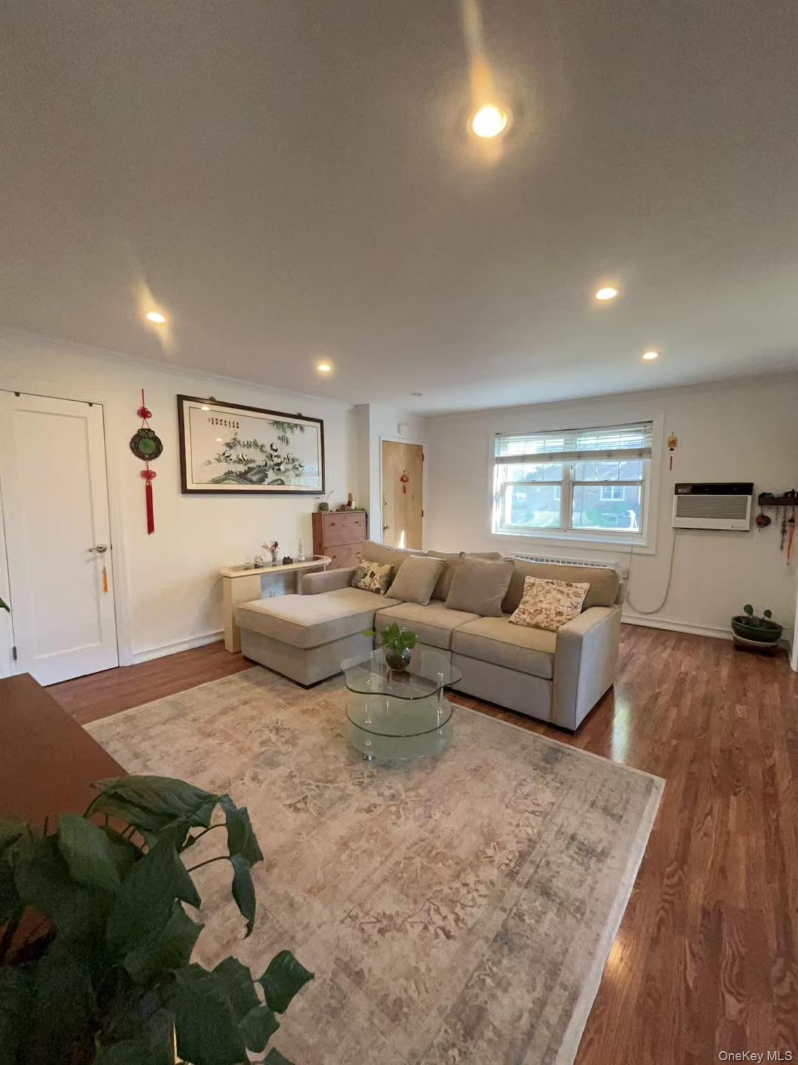 #2 photo, 255-10 61st Avenue, Little Neck , NY 11362