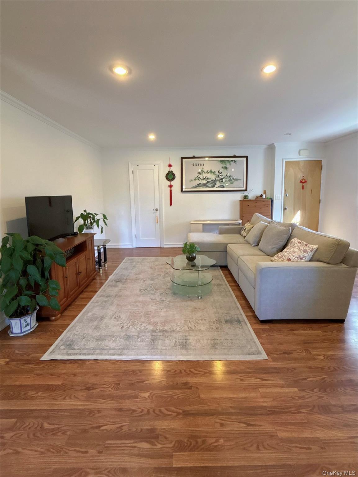 #5 photo, 255-10 61st Avenue, Little Neck , NY 11362